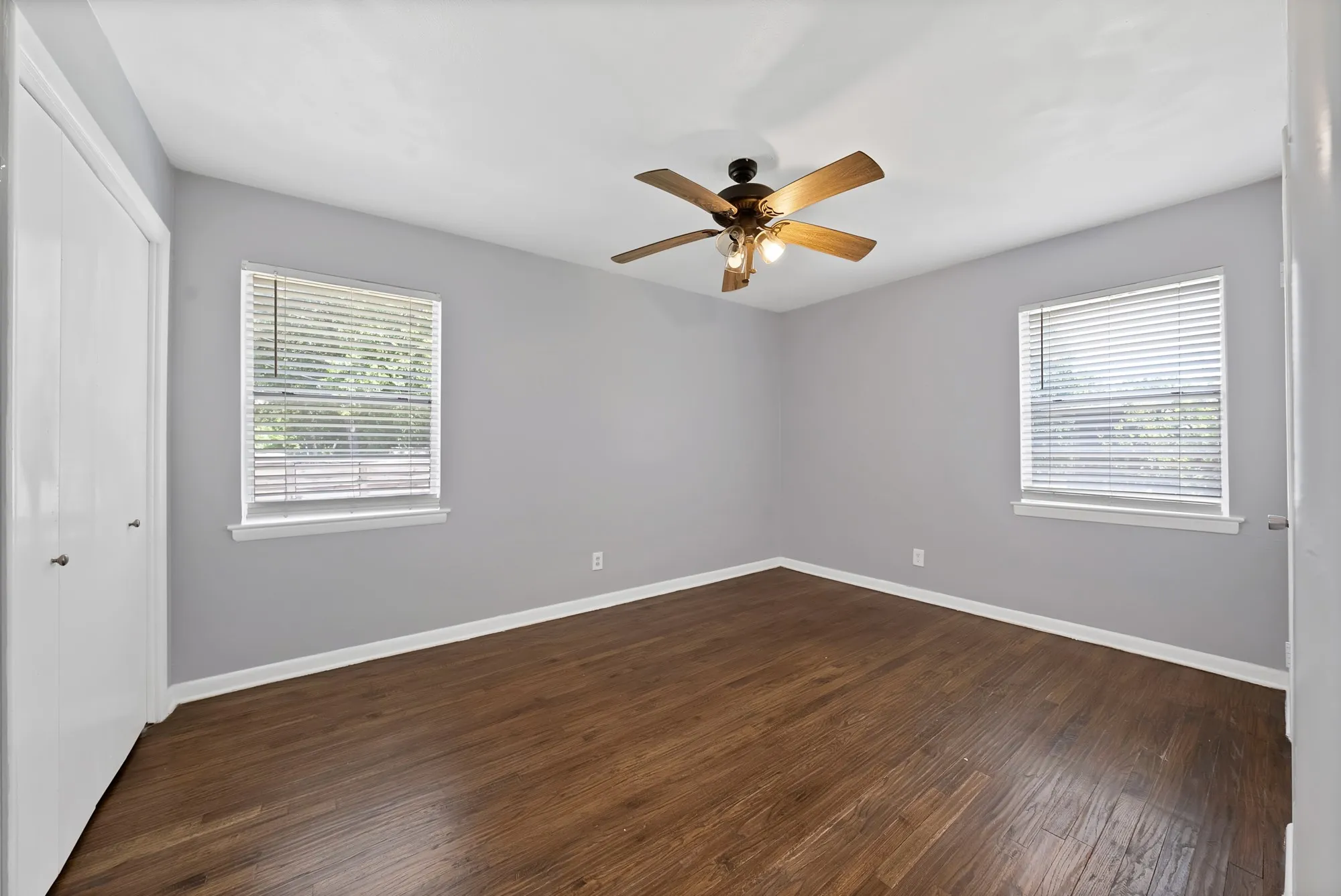 Single Family Residence For Sale in Dallas County , 8533 Blossom Lane, Dallas, Texas 75227, 4 Bedroom, 2 Bathroom, 2 Garage spaces, 1,460 Sqft, built in 1962, mls#21342821, Real Estate Agent in Dallas, Homes For Sale in Dallas county, Homes For Sale in Dallas, Realtor in Dallas Texas, Real Estate Brokerage Independent Realty Texas, Luminita Cordes Realtor