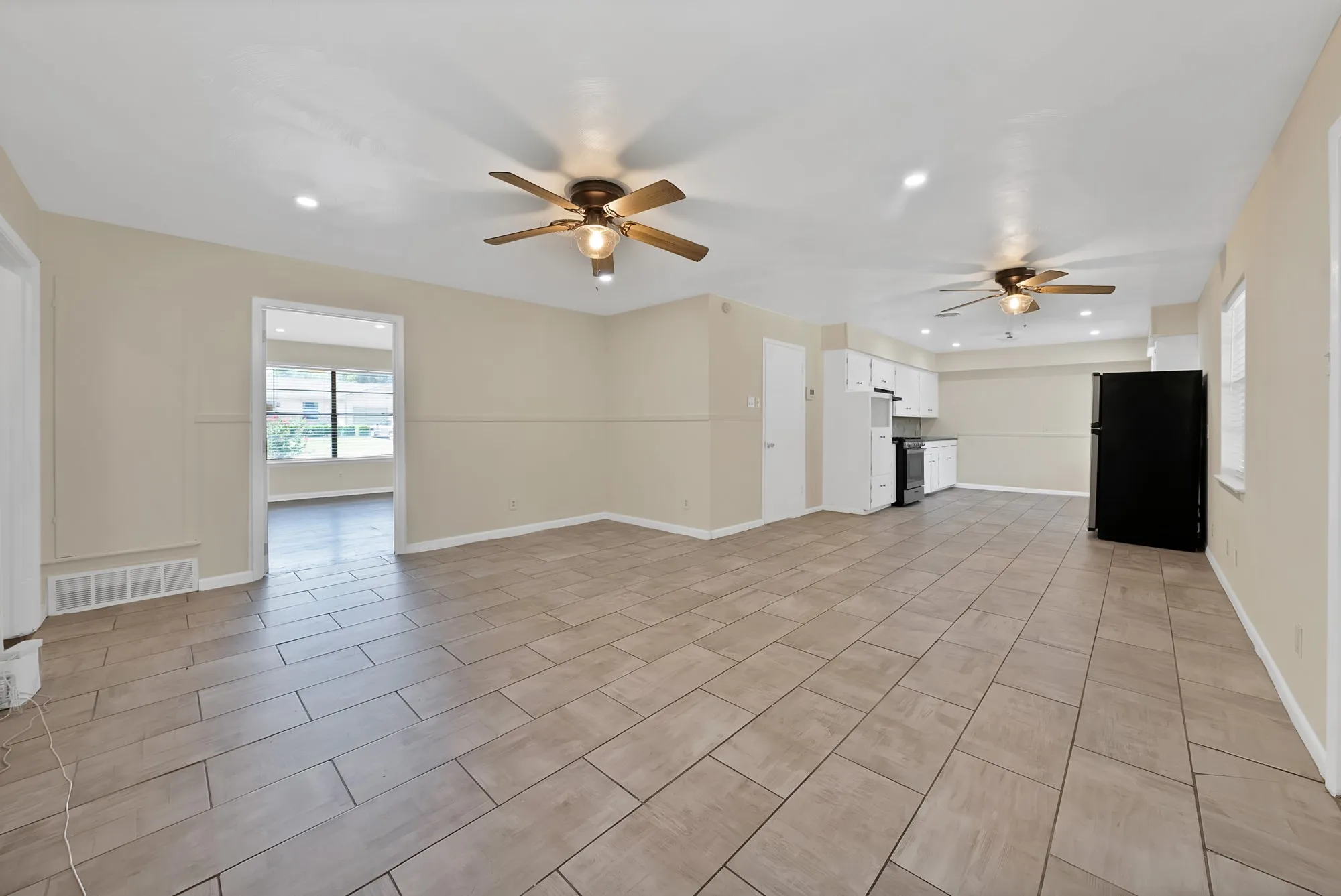Single Family Residence For Sale in Dallas County , 8533 Blossom Lane, Dallas, Texas 75227, 4 Bedroom, 2 Bathroom, 2 Garage spaces, 1,460 Sqft, built in 1962, mls#21342821, Real Estate Agent in Dallas, Homes For Sale in Dallas county, Homes For Sale in Dallas, Realtor in Dallas Texas, Real Estate Brokerage Independent Realty Texas, Luminita Cordes Realtor