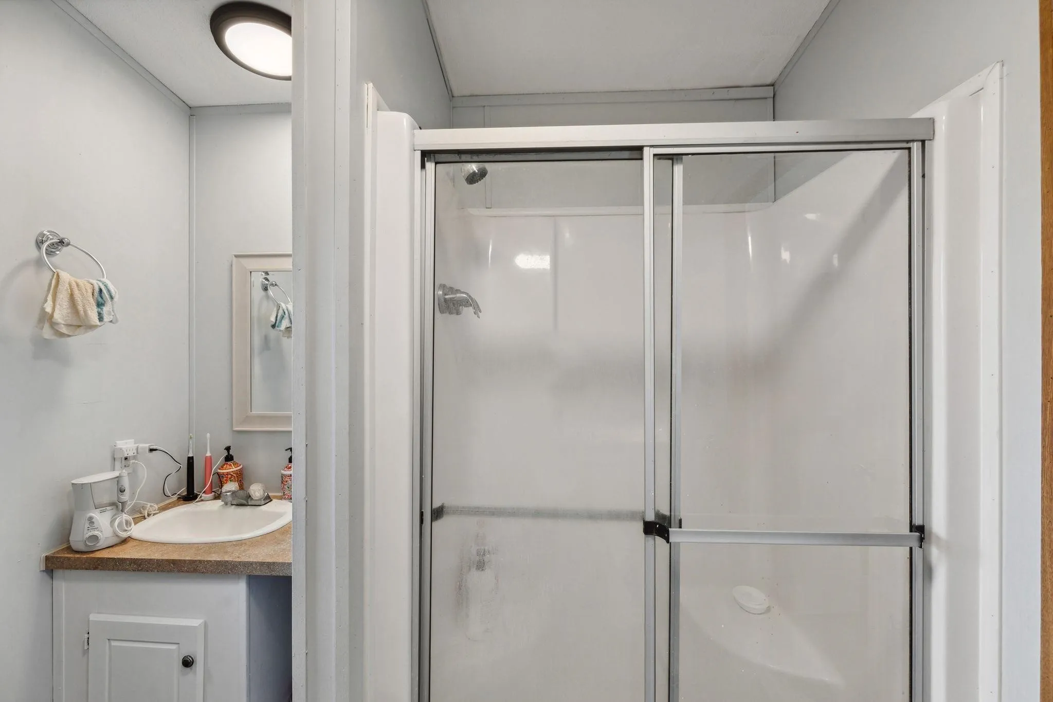 Mobile Home For Rent in Hunt County , 1946 County Road 2290, Quinlan, Texas 75474, 3 Bedroom, 2 Bathroom, Garage spaces, 1,216 Sqft, built in 2008, mls#21342847, Real Estate Agent in Quinlan, Homes For Rent in Hunt county, Homes For Rent in Quinlan, Realtor in Quinlan Texas, Real Estate Brokerage Independent Realty Texas, Luminita Cordes Realtor
