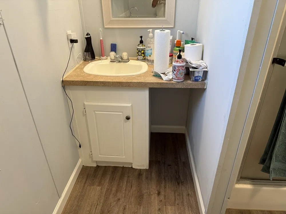 Mobile Home For Rent in Hunt County , 1946 County Road 2290, Quinlan, Texas 75474, 3 Bedroom, 2 Bathroom, Garage spaces, 1,216 Sqft, built in 2008, mls#21342847, Real Estate Agent in Quinlan, Homes For Rent in Hunt county, Homes For Rent in Quinlan, Realtor in Quinlan Texas, Real Estate Brokerage Independent Realty Texas, Luminita Cordes Realtor