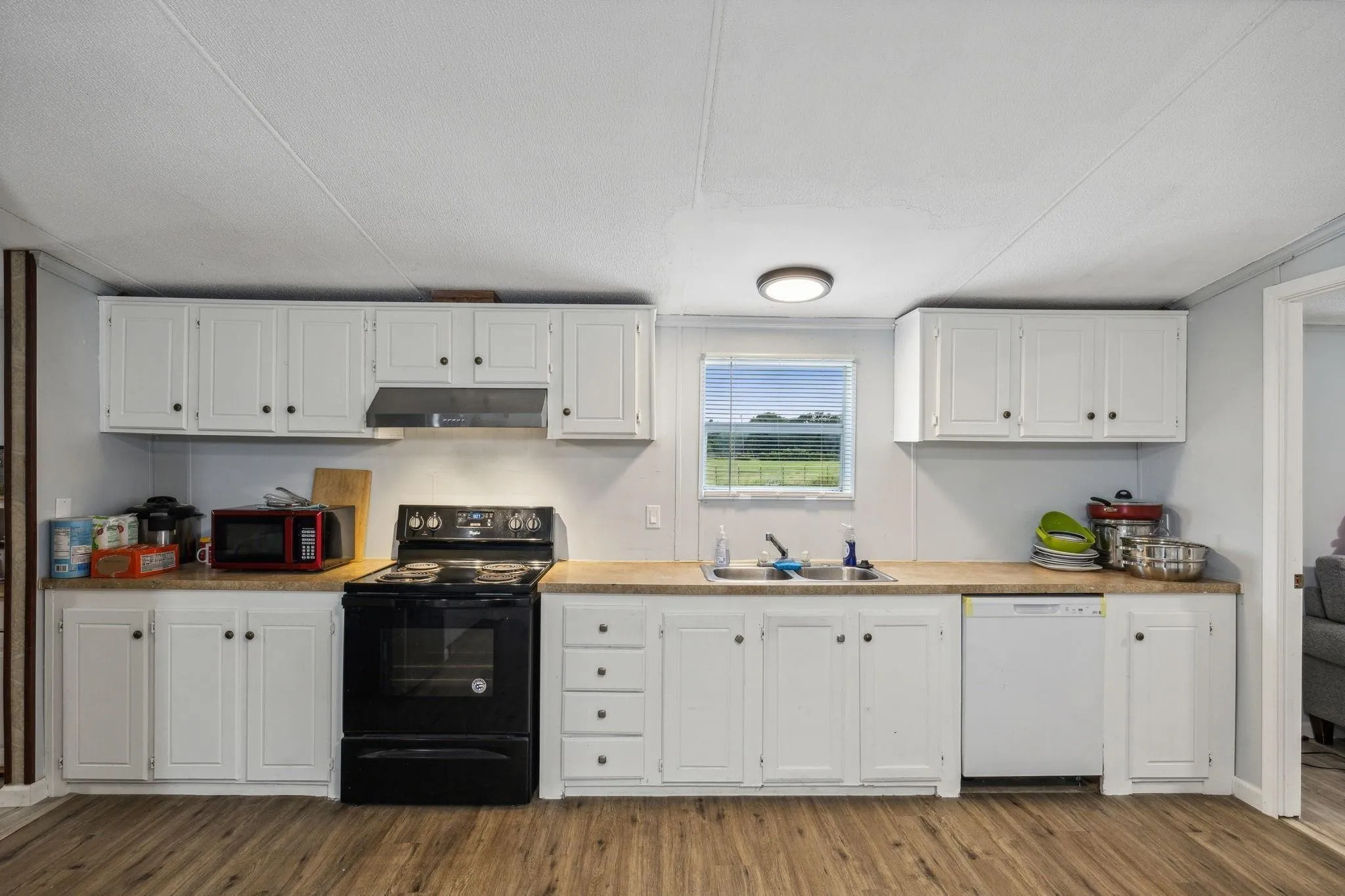 Mobile Home For Rent in Hunt County , 1946 County Road 2290, Quinlan, Texas 75474, 3 Bedroom, 2 Bathroom, Garage spaces, 1,216 Sqft, built in 2008, mls#21342847, Real Estate Agent in Quinlan, Homes For Rent in Hunt county, Homes For Rent in Quinlan, Realtor in Quinlan Texas, Real Estate Brokerage Independent Realty Texas, Luminita Cordes Realtor