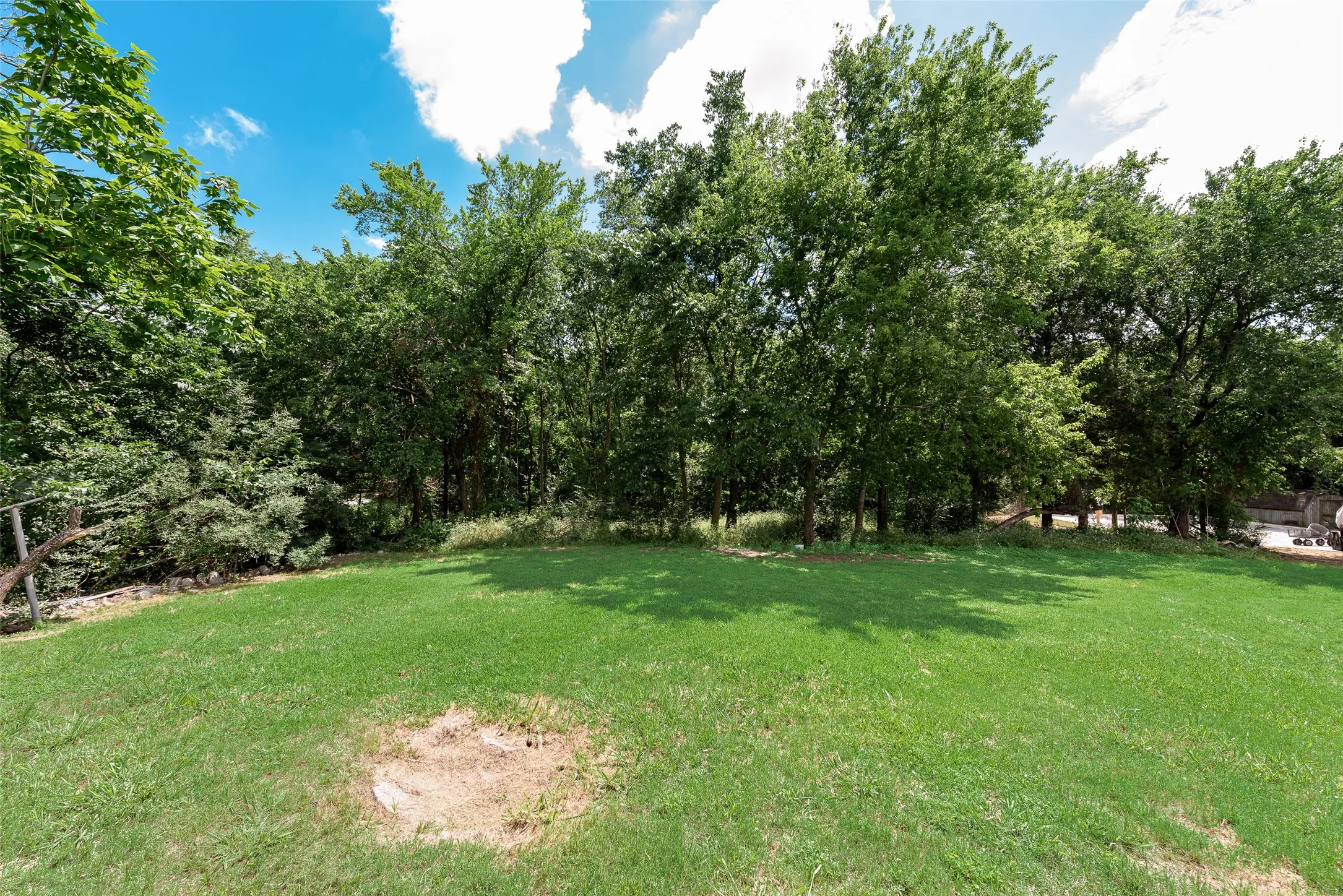 Single Family Residence For Sale in Kaufman County , 105 Weaver Street, Forney, Texas 75126, 3 Bedroom, 1 Bathroom, 1 Garage spaces, 1,000 Sqft, built in 1900, mls#21342716, Real Estate Agent in Forney, Homes For Sale in Kaufman county, Homes For Sale in Forney, Realtor in Forney Texas, Real Estate Brokerage Independent Realty Texas, Luminita Cordes Realtor