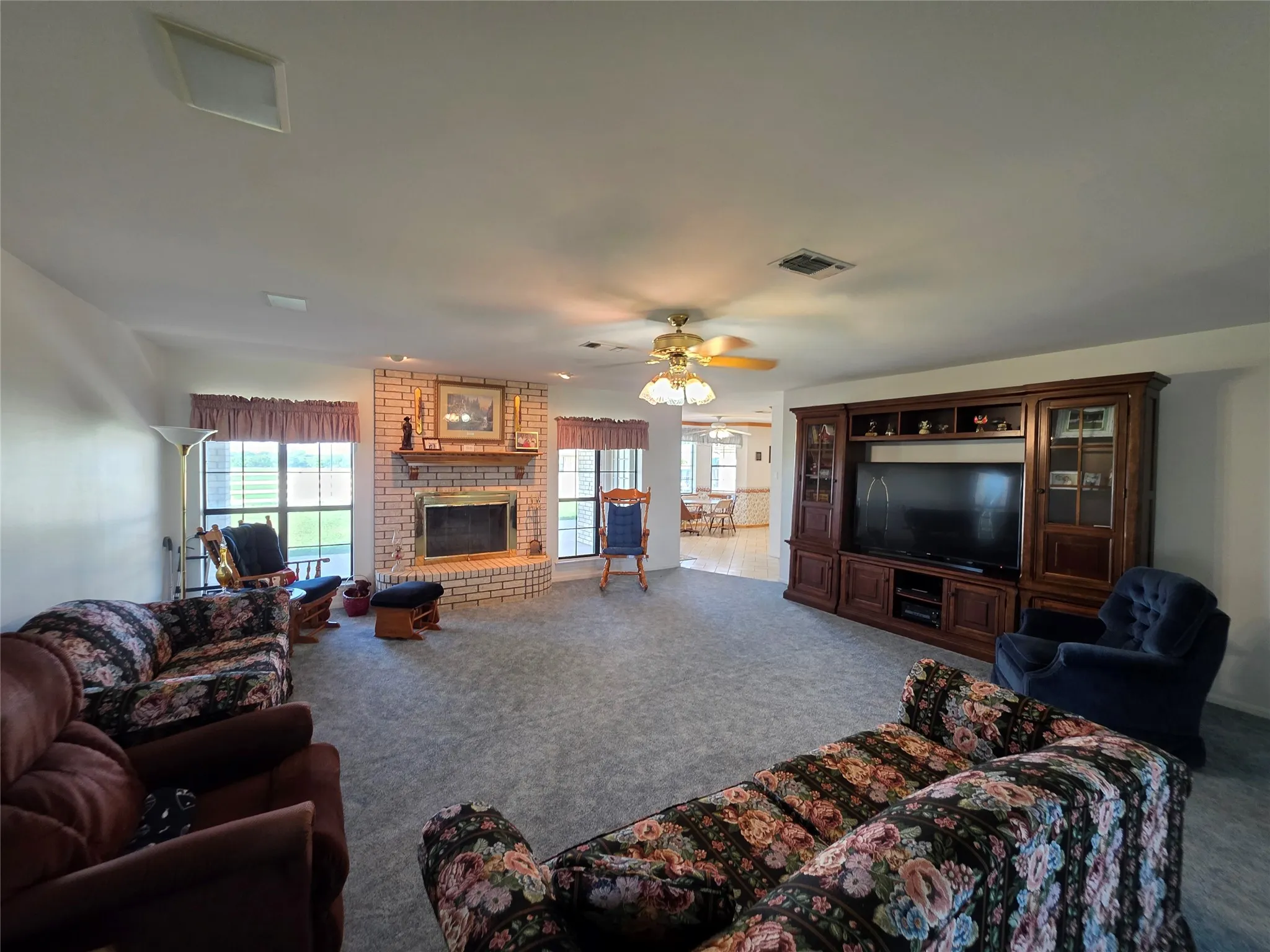 Single Family Residence For Sale in Brown County , 2195 Fm-585, Bangs, Texas 76823, 3 Bedroom, 4 Bathroom, 3 Garage spaces, 2,979 Sqft, built in 1999, Price $749,850, mls#21342829, Real Estate Agent in Bangs, Homes For Sale in Brown county, Homes For Sale in Bangs, Realtor in Bangs Texas, Real Estate Brokerage Independent Realty Texas, Luminita Cordes Realtor