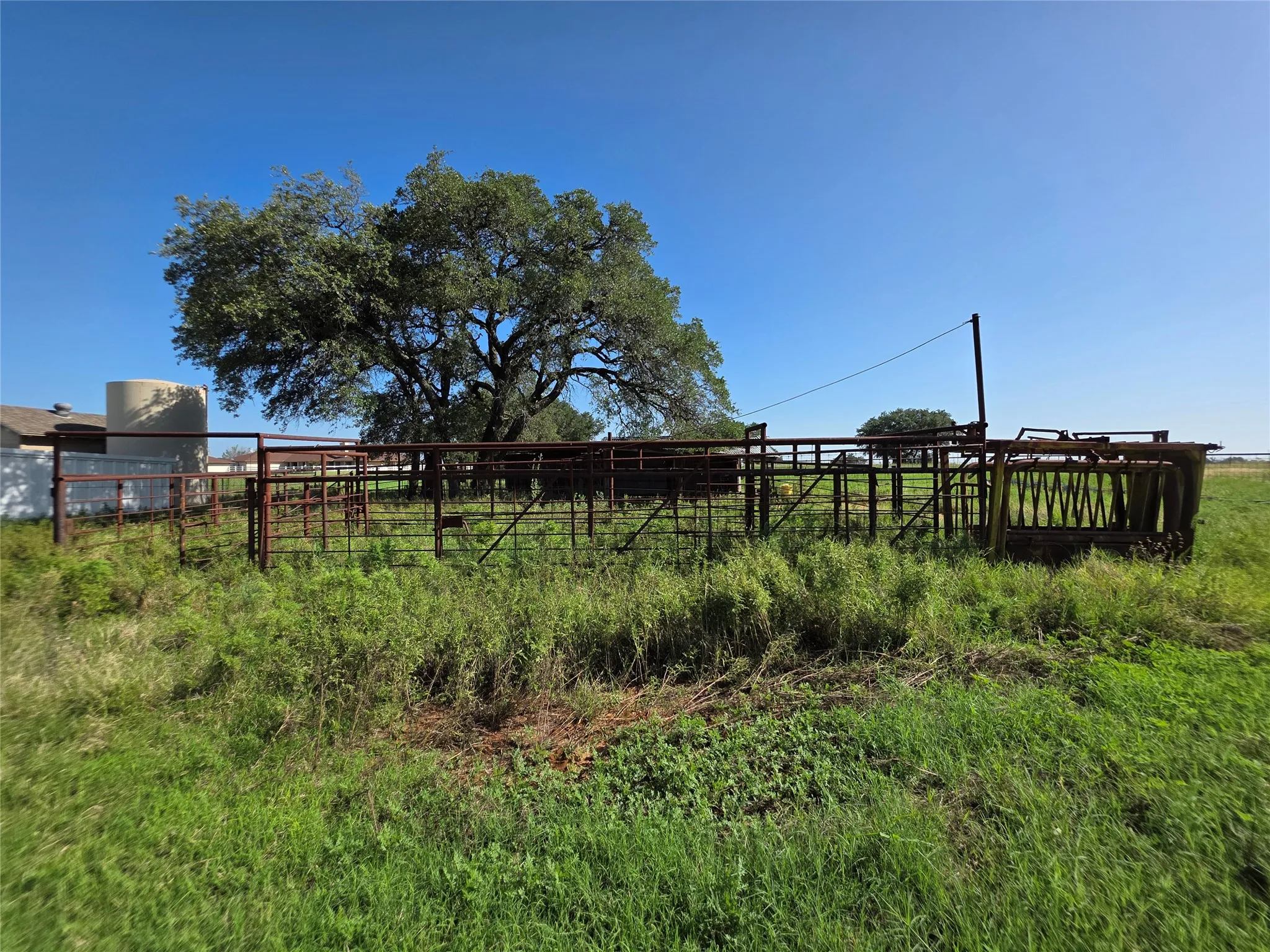Single Family Residence For Sale in Brown County , 2195 Fm-585, Bangs, Texas 76823, 3 Bedroom, 4 Bathroom, 3 Garage spaces, 2,979 Sqft, built in 1999, Price $749,850, mls#21342829, Real Estate Agent in Bangs, Homes For Sale in Brown county, Homes For Sale in Bangs, Realtor in Bangs Texas, Real Estate Brokerage Independent Realty Texas, Luminita Cordes Realtor
