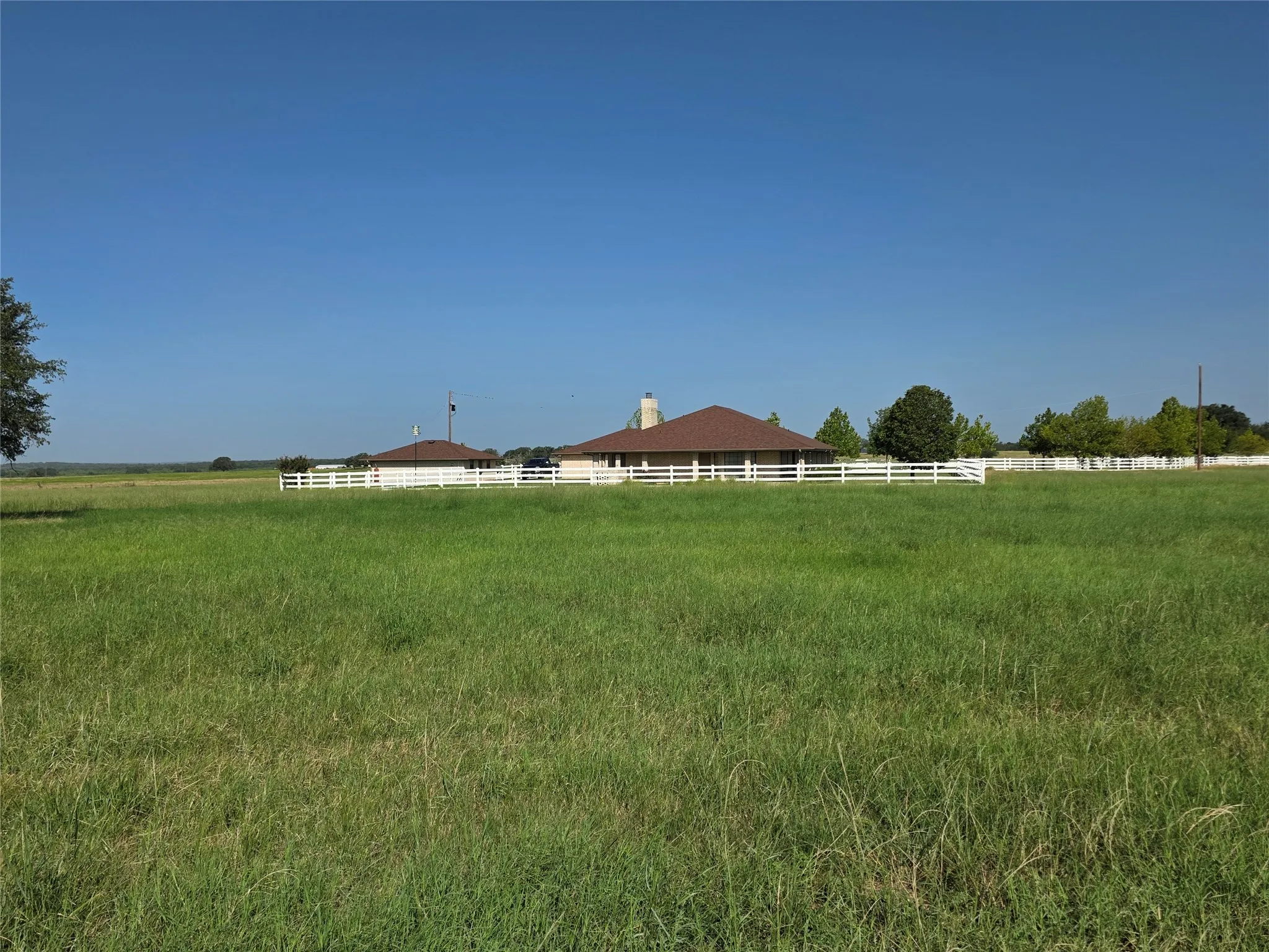 Single Family Residence For Sale in Brown County , 2195 Fm-585, Bangs, Texas 76823, 3 Bedroom, 4 Bathroom, 3 Garage spaces, 2,979 Sqft, built in 1999, Price $749,850, mls#21342829, Real Estate Agent in Bangs, Homes For Sale in Brown county, Homes For Sale in Bangs, Realtor in Bangs Texas, Real Estate Brokerage Independent Realty Texas, Luminita Cordes Realtor