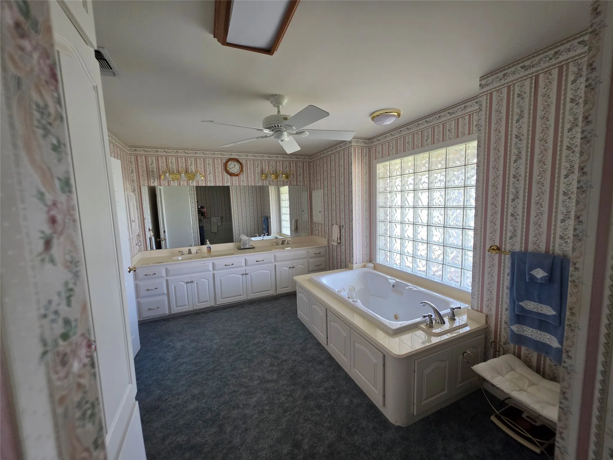 Single Family Residence For Sale in Brown County , 2195 Fm-585, Bangs, Texas 76823, 3 Bedroom, 4 Bathroom, 3 Garage spaces, 2,979 Sqft, built in 1999, Price $749,850, mls#21342829, Real Estate Agent in Bangs, Homes For Sale in Brown county, Homes For Sale in Bangs, Realtor in Bangs Texas, Real Estate Brokerage Independent Realty Texas, Luminita Cordes Realtor