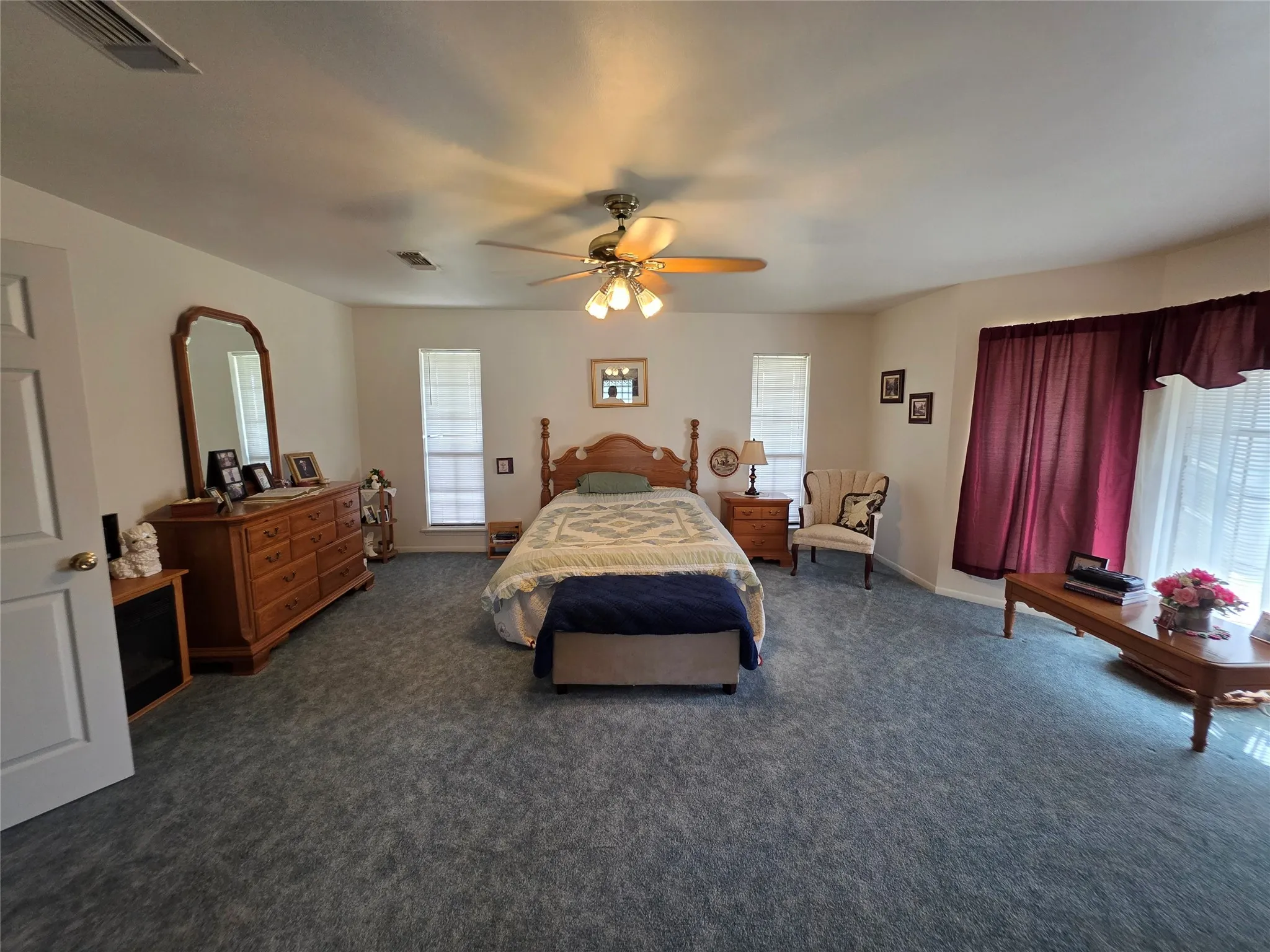 Single Family Residence For Sale in Brown County , 2195 Fm-585, Bangs, Texas 76823, 3 Bedroom, 4 Bathroom, 3 Garage spaces, 2,979 Sqft, built in 1999, Price $749,850, mls#21342829, Real Estate Agent in Bangs, Homes For Sale in Brown county, Homes For Sale in Bangs, Realtor in Bangs Texas, Real Estate Brokerage Independent Realty Texas, Luminita Cordes Realtor