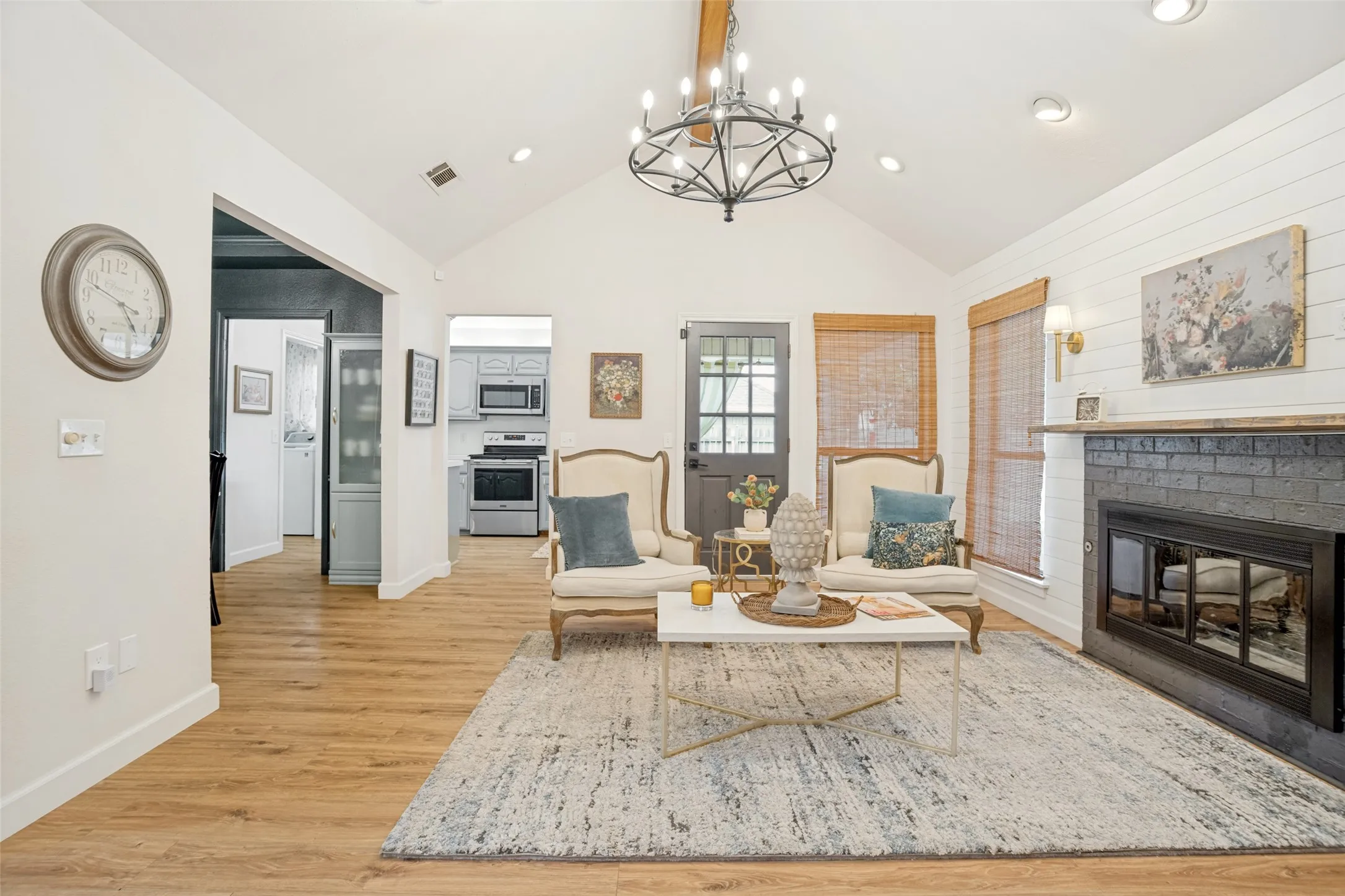 Single Family Residence For Sale in Collin County , 8201 Christie Drive, Frisco, Texas 75033, 4 Bedroom, 2 Bathroom, 2 Garage spaces, 1,546 Sqft, built in 1985, mls#21342760, Real Estate Agent in Frisco, Homes For Sale in Collin county, Homes For Sale in Frisco, Realtor in Frisco Texas, Real Estate Brokerage Independent Realty Texas, Luminita Cordes Realtor