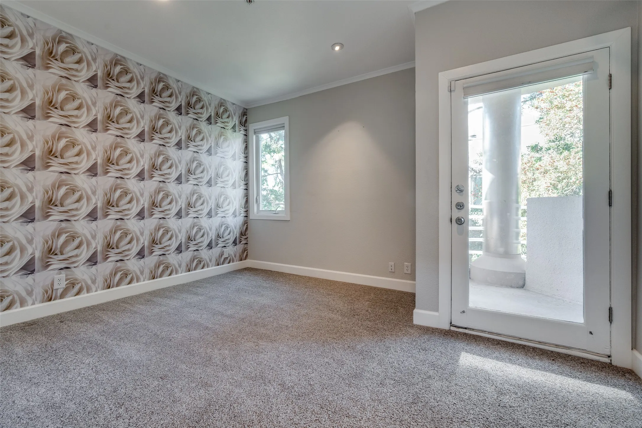 Condominium For Rent in Dallas County , 4040 Avondale Avenue 402, Dallas, Texas 75219, 3 Bedroom, 4 Bathroom, 2 Garage spaces, 2,088 Sqft, built in 1985, mls#21342845, Real Estate Agent in Dallas, Homes For Rent in Dallas county, Homes For Rent in Dallas, Realtor in Dallas Texas, Real Estate Brokerage Independent Realty Texas, Luminita Cordes Realtor