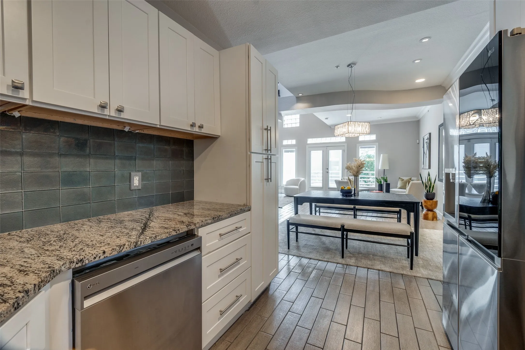 Condominium For Rent in Dallas County , 4040 Avondale Avenue 402, Dallas, Texas 75219, 3 Bedroom, 4 Bathroom, 2 Garage spaces, 2,088 Sqft, built in 1985, mls#21342845, Real Estate Agent in Dallas, Homes For Rent in Dallas county, Homes For Rent in Dallas, Realtor in Dallas Texas, Real Estate Brokerage Independent Realty Texas, Luminita Cordes Realtor