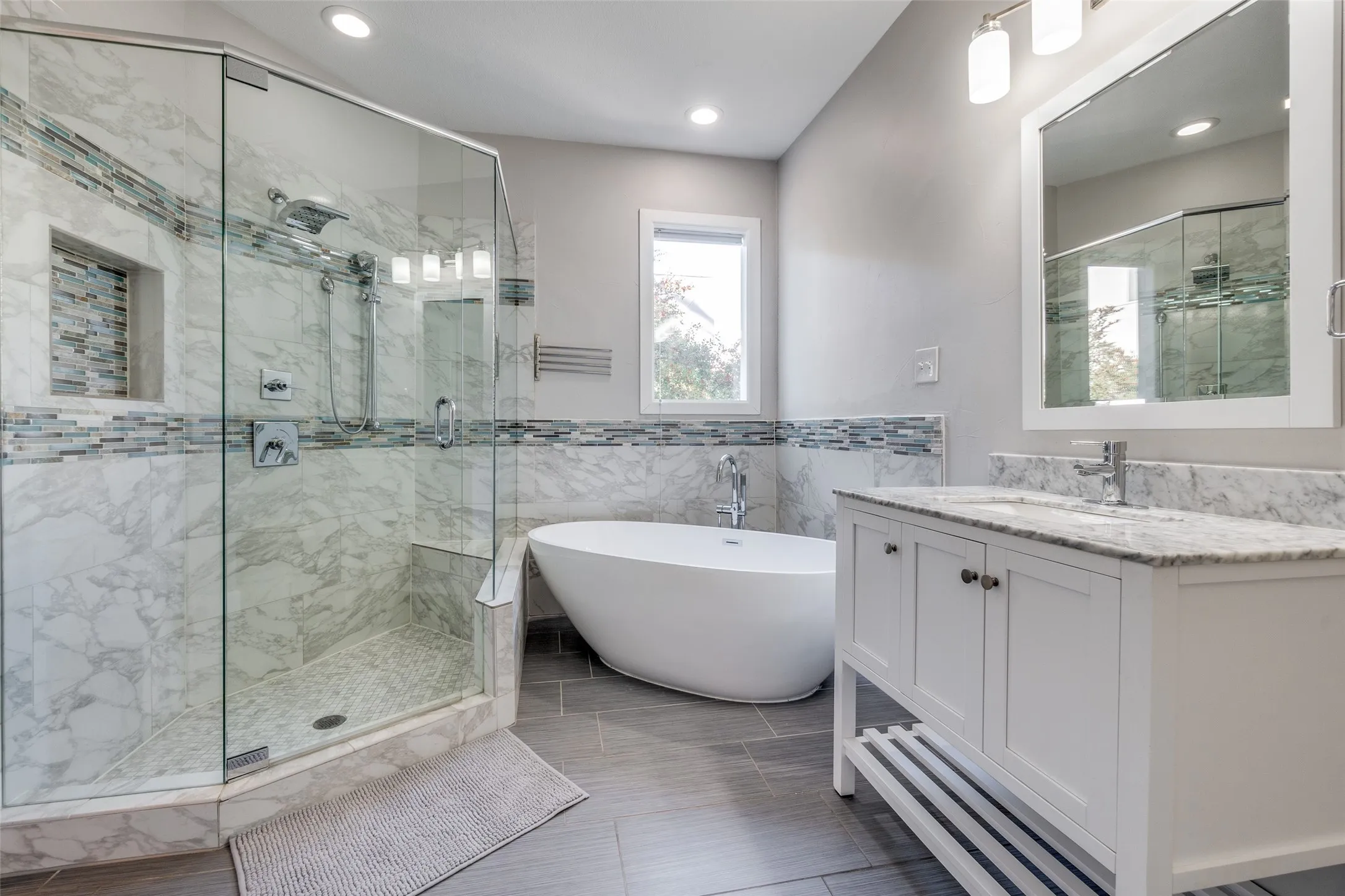 Condominium For Rent in Dallas County , 4040 Avondale Avenue 402, Dallas, Texas 75219, 3 Bedroom, 4 Bathroom, 2 Garage spaces, 2,088 Sqft, built in 1985, mls#21342845, Real Estate Agent in Dallas, Homes For Rent in Dallas county, Homes For Rent in Dallas, Realtor in Dallas Texas, Real Estate Brokerage Independent Realty Texas, Luminita Cordes Realtor