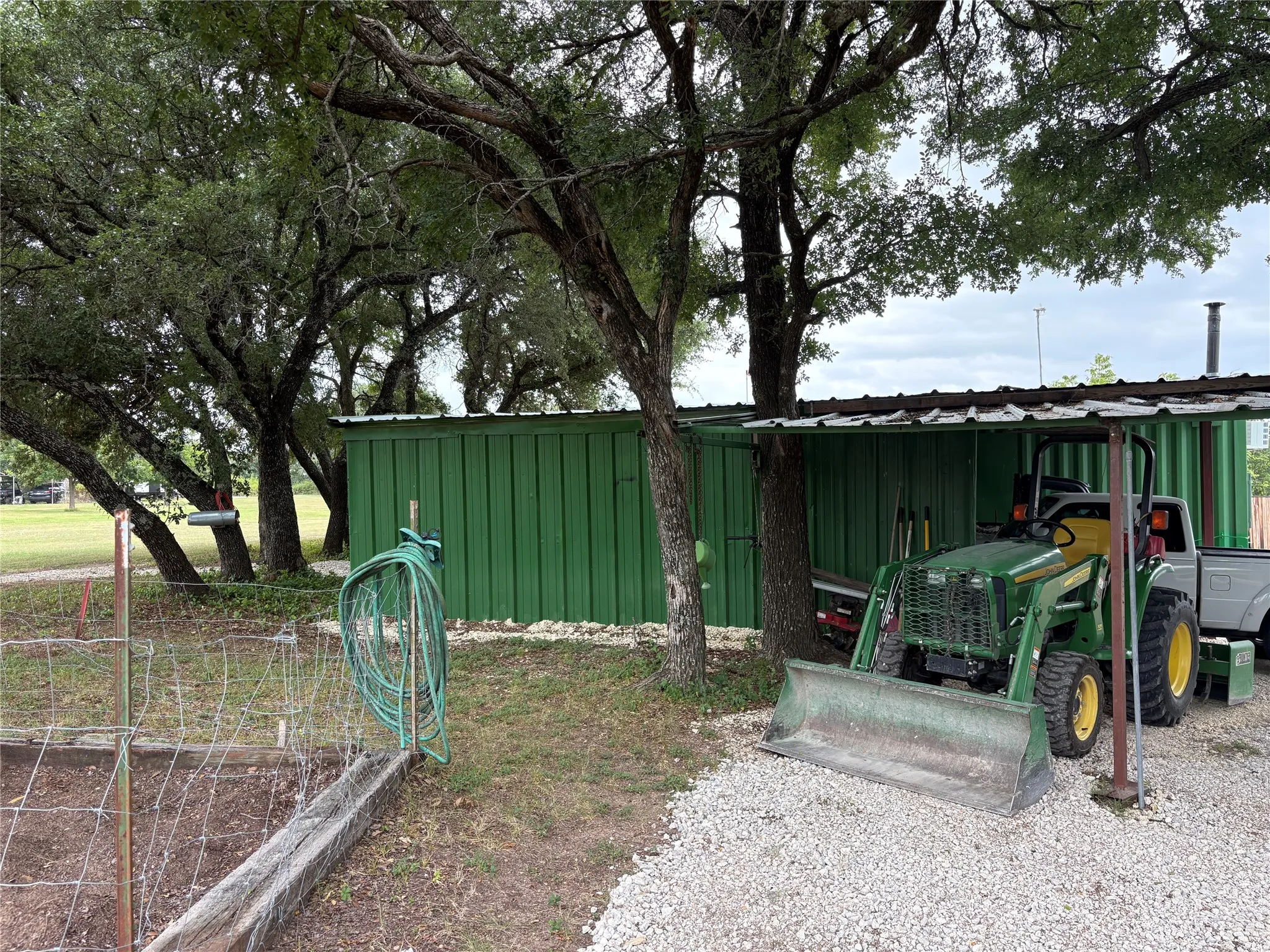 Single Family Residence For Sale in Bosque County , 109 PR 2400, Iredell, Texas 76649, 1 Bedroom, 2 Bathrooms, Garage spaces, 600 Sqft, built in 2022, Price $425,000, mls#21342871, Real Estate Agent in Iredell, Homes For Sale in Bosque county, Homes For Sale in Iredell, Realtor in Iredell Texas, Real Estate Brokerage Independent Realty Texas, Luminita Cordes Realtor