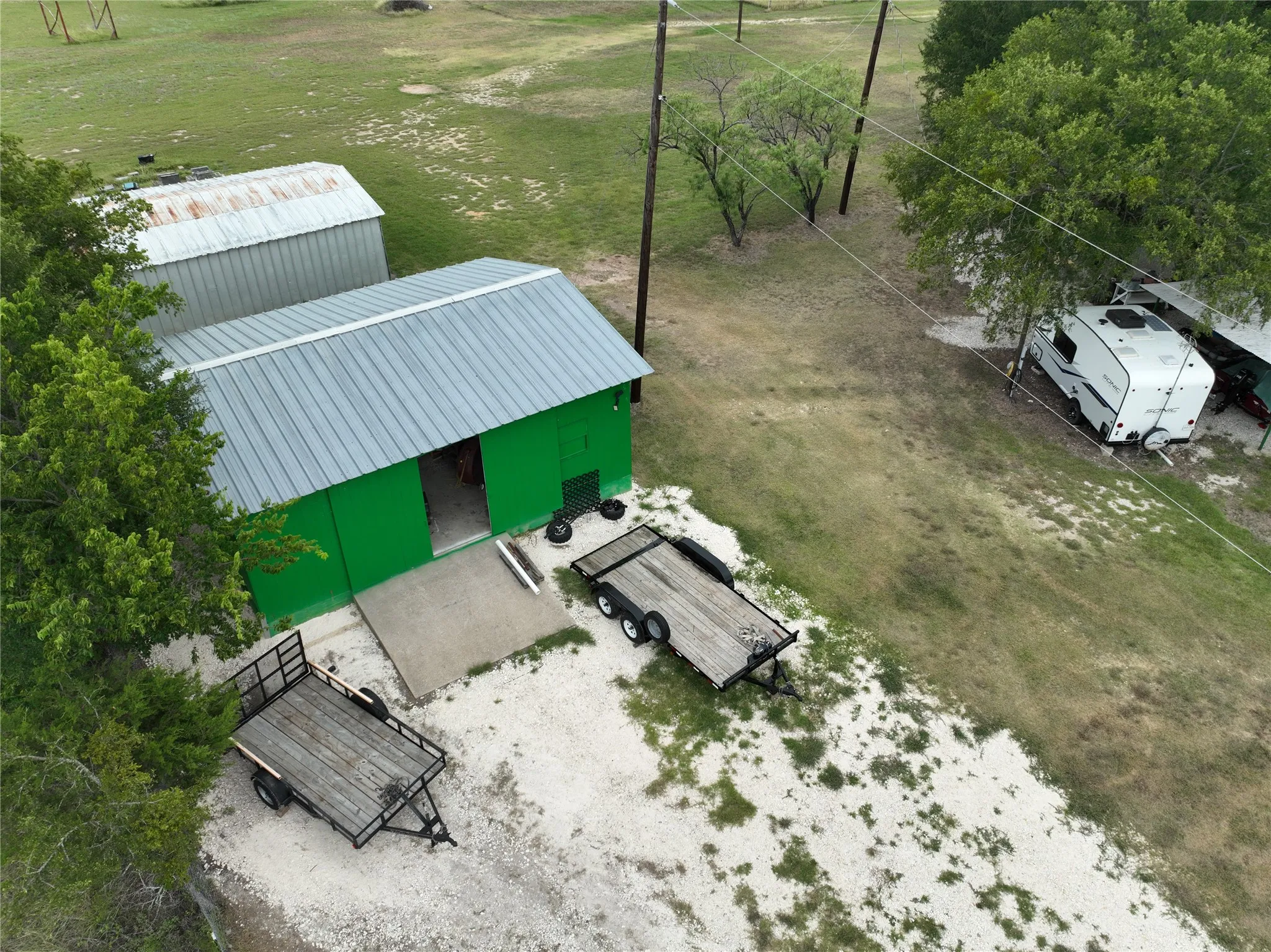 Single Family Residence For Sale in Bosque County , 109 PR 2400, Iredell, Texas 76649, 1 Bedroom, 2 Bathrooms, Garage spaces, 600 Sqft, built in 2022, Price $425,000, mls#21342871, Real Estate Agent in Iredell, Homes For Sale in Bosque county, Homes For Sale in Iredell, Realtor in Iredell Texas, Real Estate Brokerage Independent Realty Texas, Luminita Cordes Realtor
