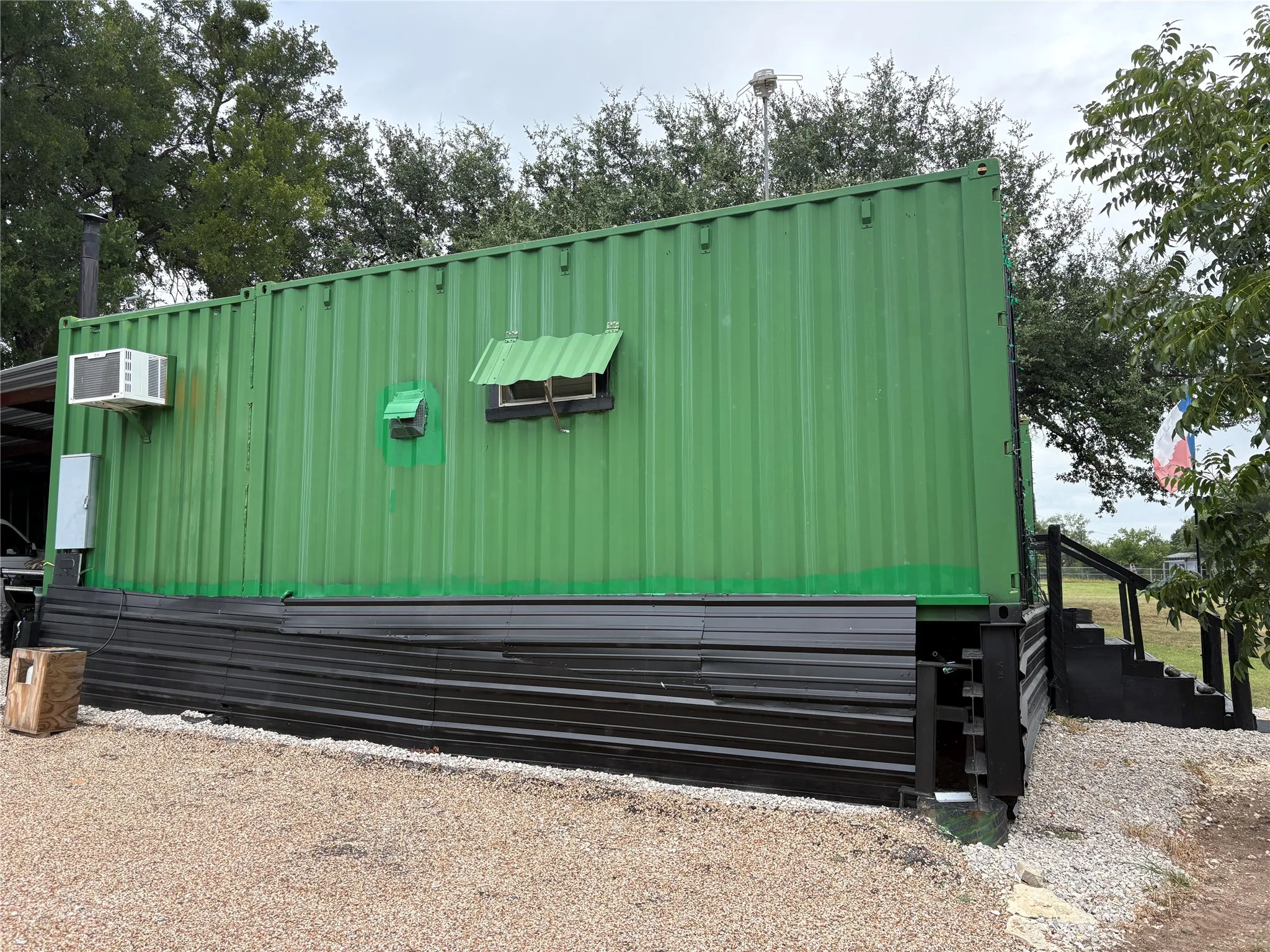 Single Family Residence For Sale in Bosque County , 109 PR 2400, Iredell, Texas 76649, 1 Bedroom, 2 Bathrooms, Garage spaces, 600 Sqft, built in 2022, Price $425,000, mls#21342871, Real Estate Agent in Iredell, Homes For Sale in Bosque county, Homes For Sale in Iredell, Realtor in Iredell Texas, Real Estate Brokerage Independent Realty Texas, Luminita Cordes Realtor