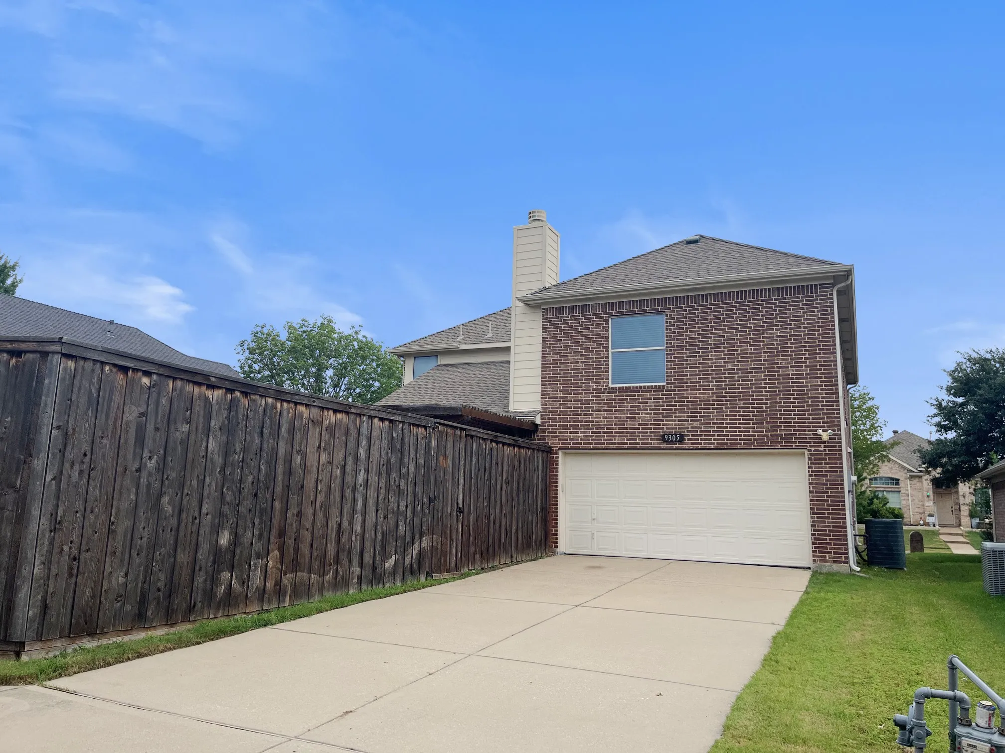 Single Family Residence For Sale in Collin County , 9305 Clearview Drive, Mc Kinney, Texas 75072, 4 Bedroom, 3 Bathroom, 2 Garage spaces, 2,279 Sqft, built in 2006, mls#21339991, Real Estate Agent in Mc Kinney, Homes For Sale in Collin county, Homes For Sale in Mc Kinney, Realtor in Mc Kinney Texas, Real Estate Brokerage Independent Realty Texas, Luminita Cordes Realtor