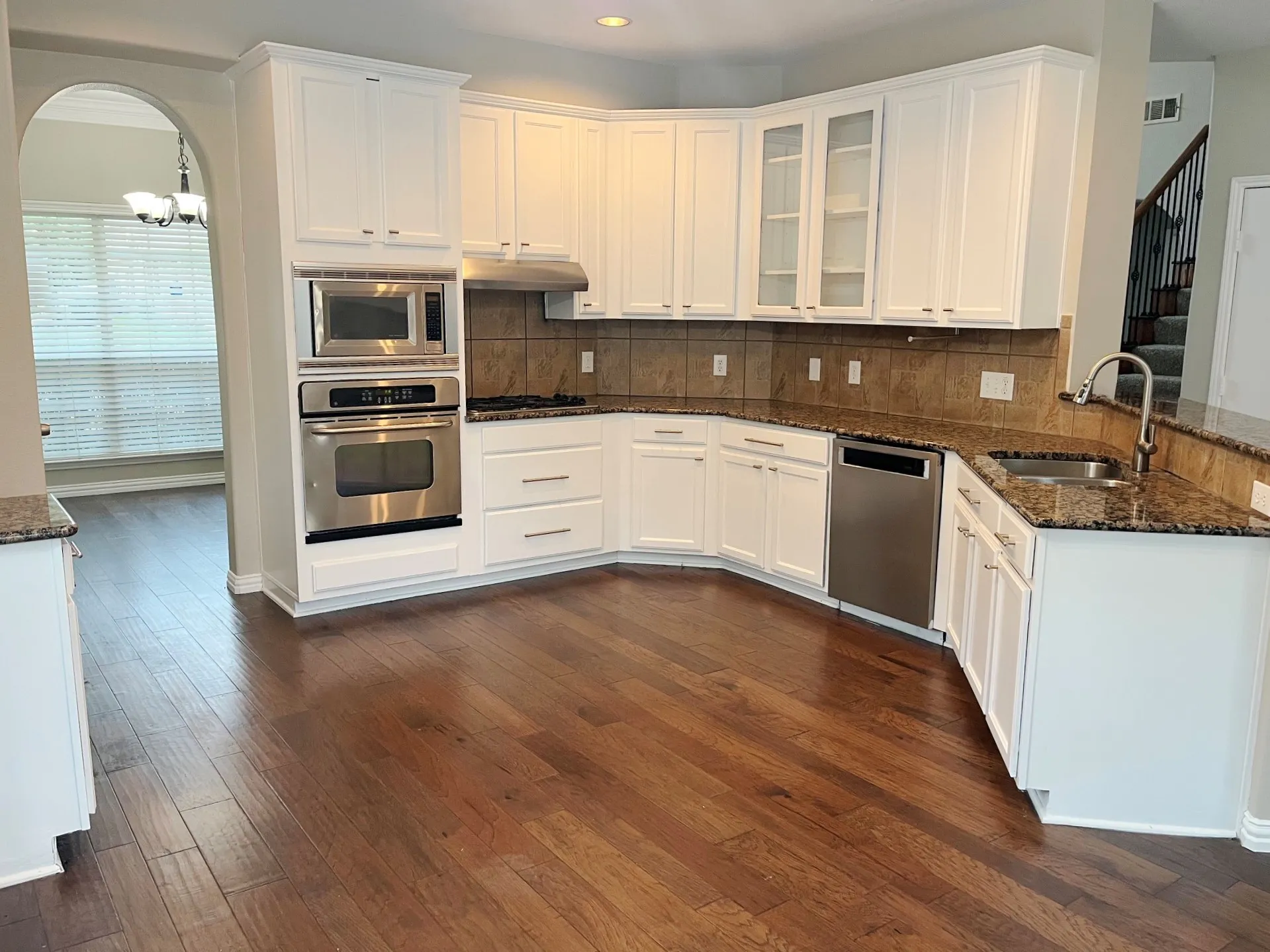 Single Family Residence For Sale in Collin County , 9305 Clearview Drive, Mc Kinney, Texas 75072, 4 Bedroom, 3 Bathroom, 2 Garage spaces, 2,279 Sqft, built in 2006, mls#21339991, Real Estate Agent in Mc Kinney, Homes For Sale in Collin county, Homes For Sale in Mc Kinney, Realtor in Mc Kinney Texas, Real Estate Brokerage Independent Realty Texas, Luminita Cordes Realtor