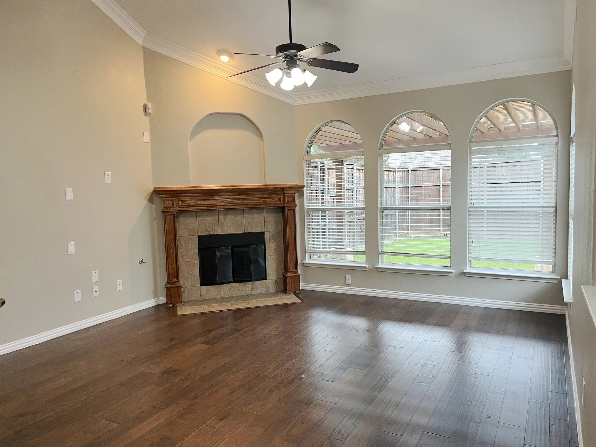 Single Family Residence For Sale in Collin County , 9305 Clearview Drive, Mc Kinney, Texas 75072, 4 Bedroom, 3 Bathroom, 2 Garage spaces, 2,279 Sqft, built in 2006, mls#21339991, Real Estate Agent in Mc Kinney, Homes For Sale in Collin county, Homes For Sale in Mc Kinney, Realtor in Mc Kinney Texas, Real Estate Brokerage Independent Realty Texas, Luminita Cordes Realtor