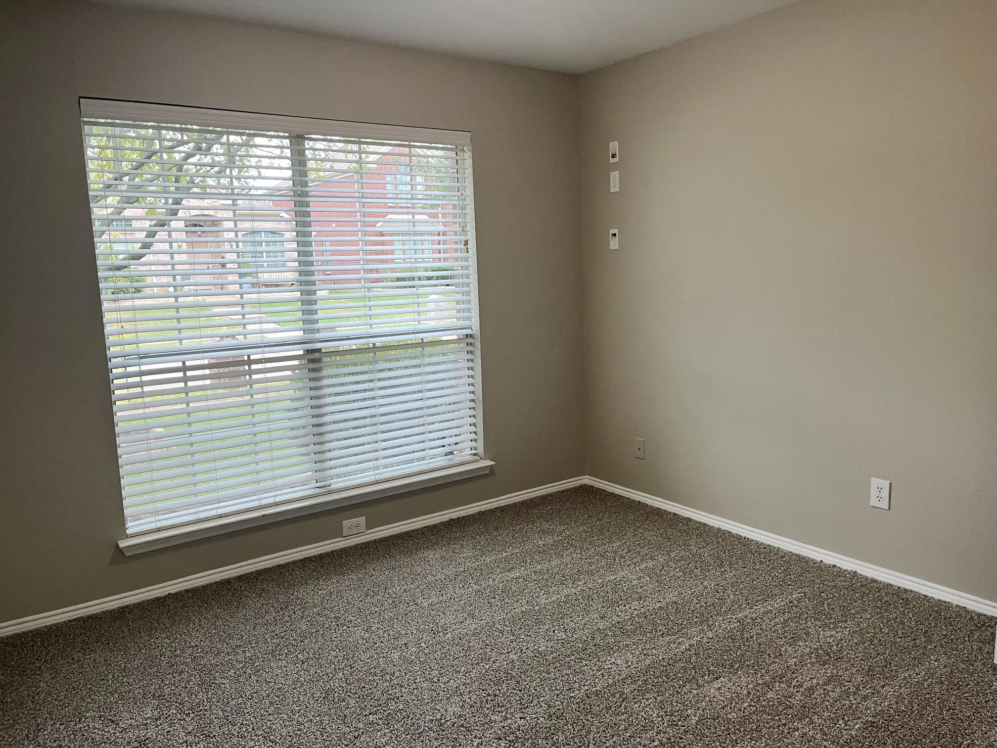 Single Family Residence For Sale in Collin County , 9305 Clearview Drive, Mc Kinney, Texas 75072, 4 Bedroom, 3 Bathroom, 2 Garage spaces, 2,279 Sqft, built in 2006, mls#21339991, Real Estate Agent in Mc Kinney, Homes For Sale in Collin county, Homes For Sale in Mc Kinney, Realtor in Mc Kinney Texas, Real Estate Brokerage Independent Realty Texas, Luminita Cordes Realtor