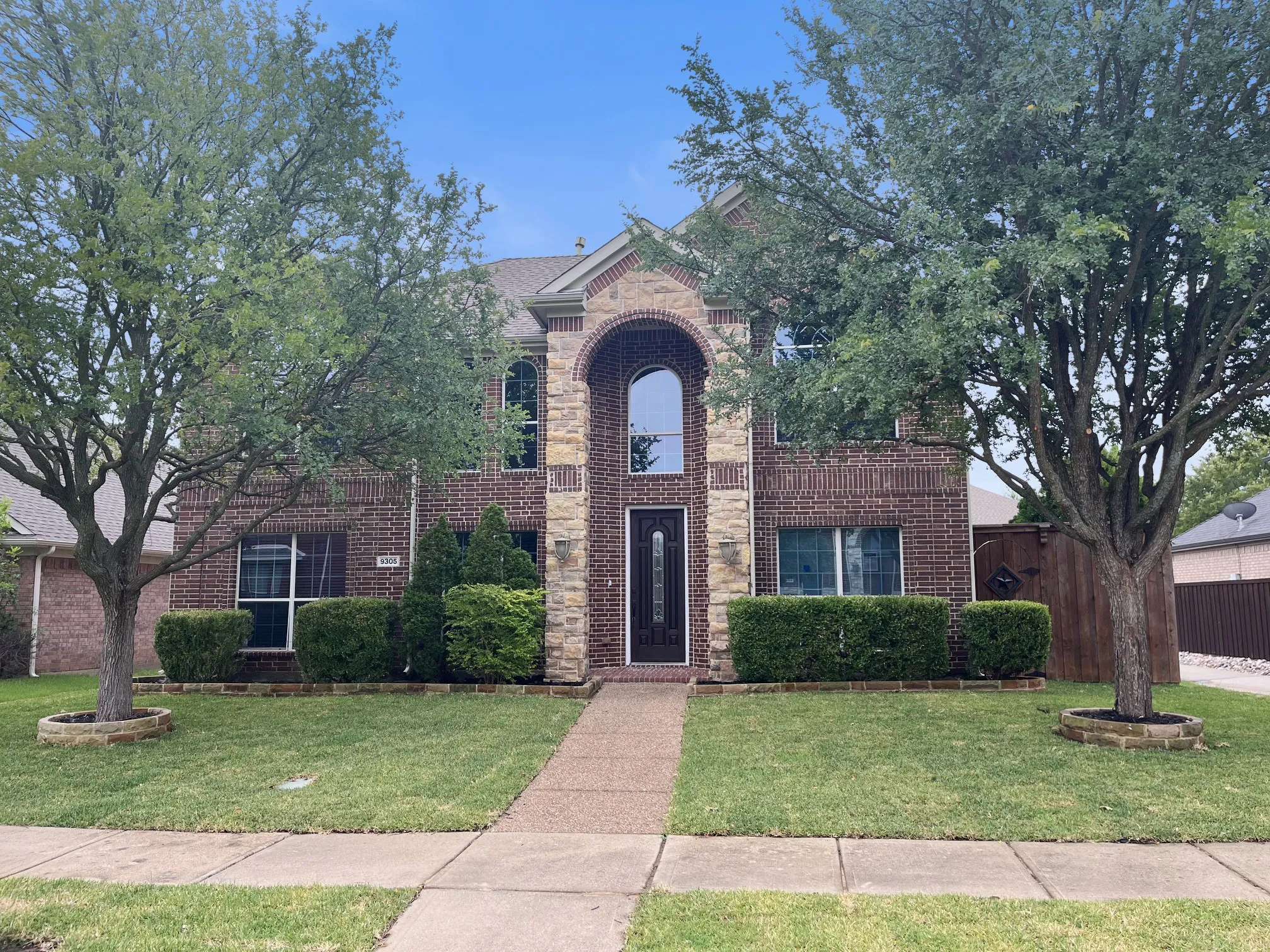 Single Family Residence For Sale in Collin County , 9305 Clearview Drive, Mc Kinney, Texas 75072, 4 Bedroom, 3 Bathroom, 2 Garage spaces, 2,279 Sqft, built in 2006, mls#21339991, Real Estate Agent in Mc Kinney, Homes For Sale in Collin county, Homes For Sale in Mc Kinney, Realtor in Mc Kinney Texas, Real Estate Brokerage Independent Realty Texas, Luminita Cordes Realtor
