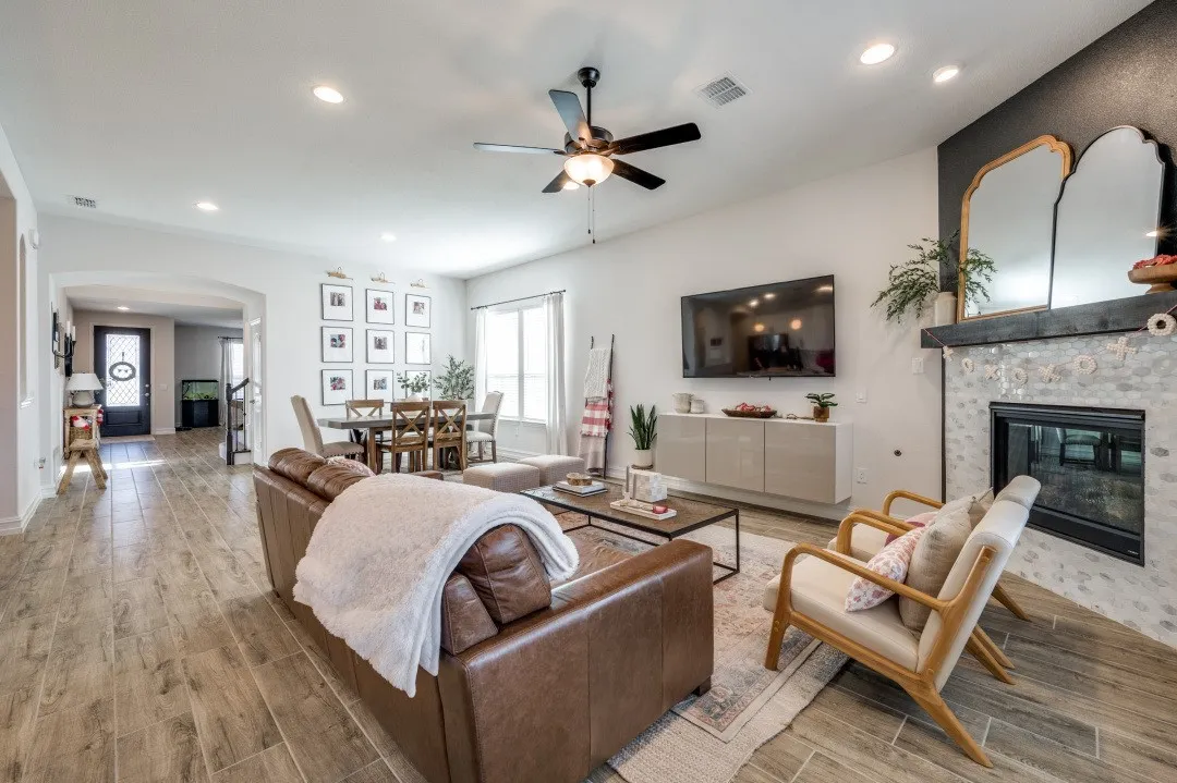 Single Family Residence For Sale in Collin County , 3825 Jan Camille Court, Celina, Texas 75009, 4 Bedroom, 3 Bathroom, 3 Garage spaces, 3,263 Sqft, built in 2021, mls#21338834, Real Estate Agent in Celina, Homes For Sale in Collin county, Homes For Sale in Celina, Realtor in Celina Texas, Real Estate Brokerage Independent Realty Texas, Luminita Cordes Realtor