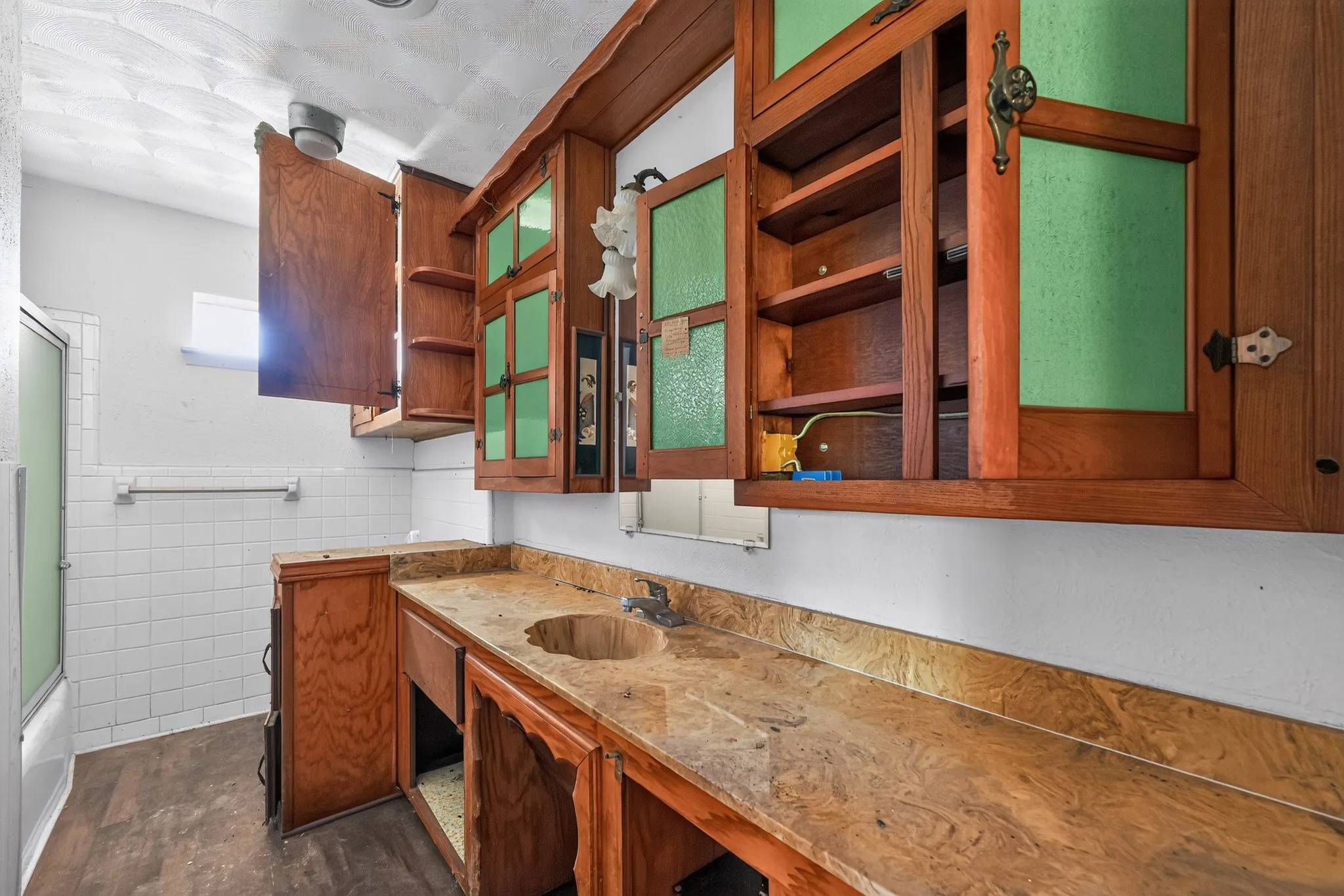 Single Family Residence For Sale in Dallas County , 926 SE 5th Street, Grand Prairie, Texas 75051, 3 Bedroom, 2 Bathroom, 2 Garage spaces, 1,392 Sqft, built in 1964, mls#21342826, Real Estate Agent in Grand Prairie, Homes For Sale in Dallas county, Homes For Sale in Grand Prairie, Realtor in Grand Prairie Texas, Real Estate Brokerage Independent Realty Texas, Luminita Cordes Realtor