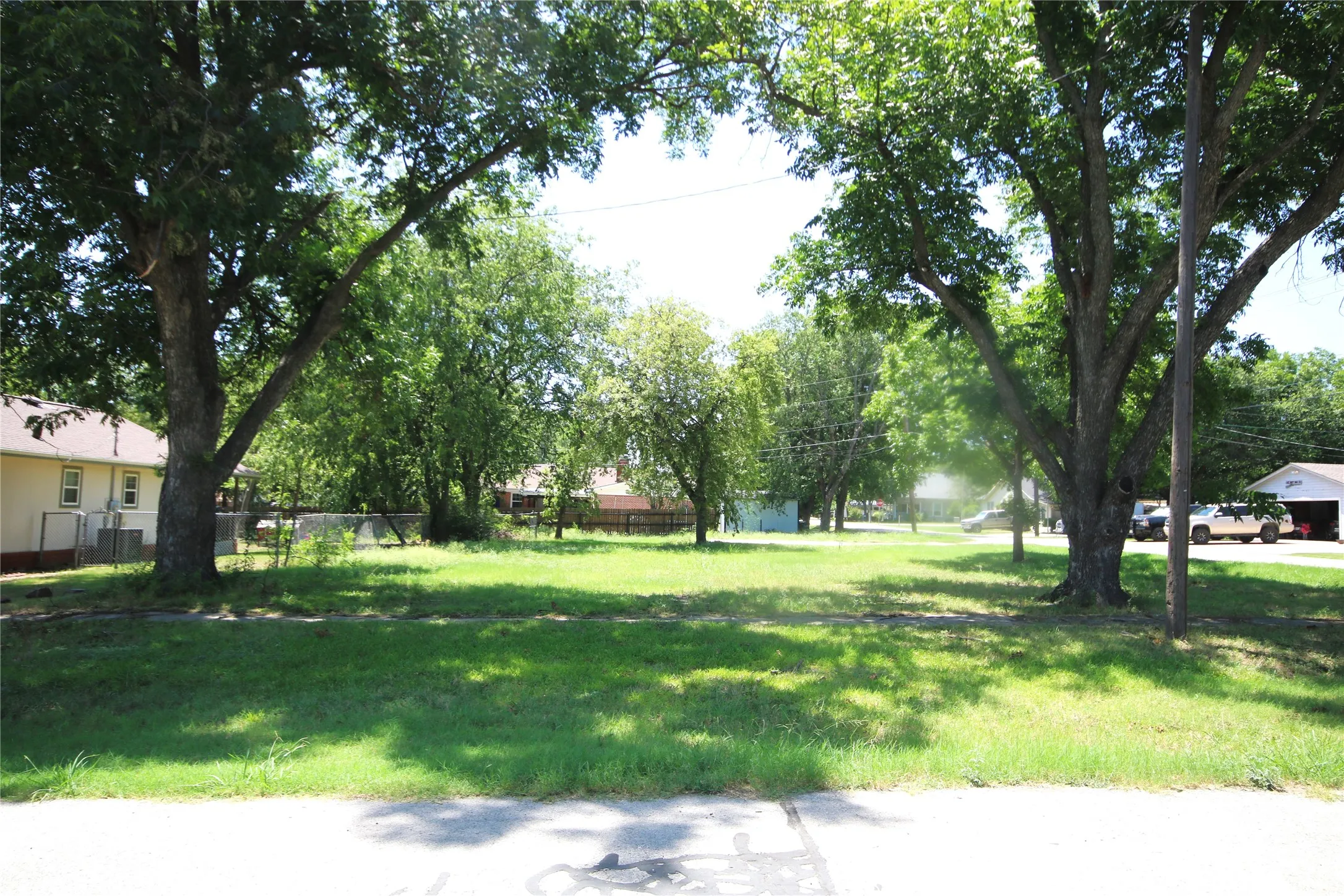 Unimproved Land For Sale in Denton County , 523 W 4th Street, Justin, Texas 76247, 0, 0, Garage spaces, 0 Sqft, built in 0, Price $125,000, mls#21341582, Real Estate Agent in Justin, Homes For Sale in Denton county, Homes For Sale in Justin, Realtor in Justin Texas, Real Estate Brokerage Independent Realty Texas, Luminita Cordes Realtor