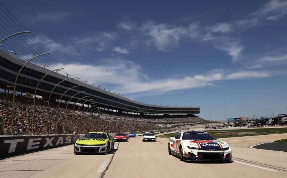 Only about a 10min drive to the Texas Motor Speedway