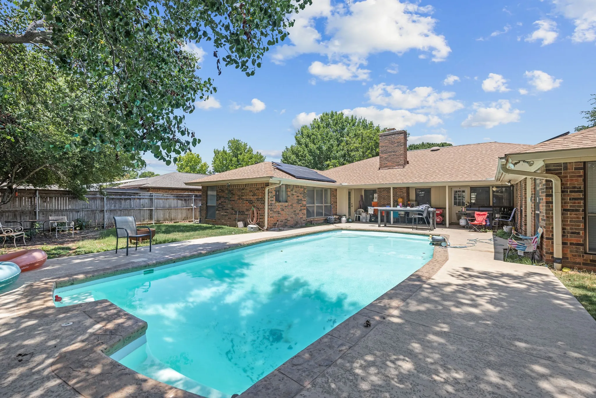 Single Family Residence For Sale in Tarrant County , 1223 Heather Street, Grapevine, Texas 76051, 4 Bedroom, 3 Bathroom, 2 Garage spaces, 2,991 Sqft, built in 1980, mls#21342540, Real Estate Agent in Grapevine, Homes For Sale in Tarrant county, Homes For Sale in Grapevine, Realtor in Grapevine Texas, Real Estate Brokerage Independent Realty Texas, Luminita Cordes Realtor