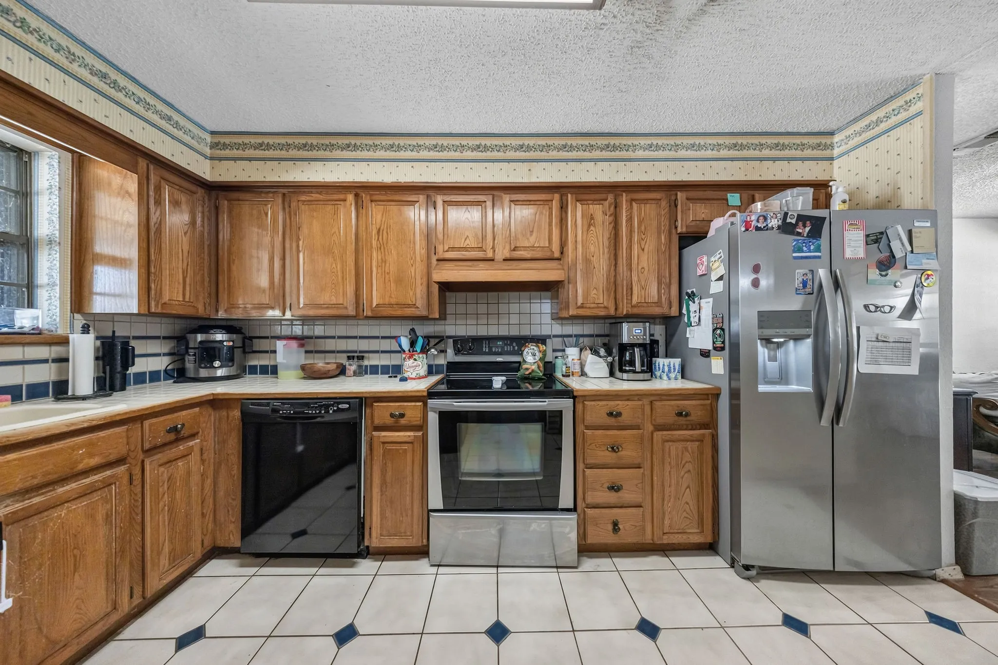 Single Family Residence For Sale in Tarrant County , 1223 Heather Street, Grapevine, Texas 76051, 4 Bedroom, 3 Bathroom, 2 Garage spaces, 2,991 Sqft, built in 1980, mls#21342540, Real Estate Agent in Grapevine, Homes For Sale in Tarrant county, Homes For Sale in Grapevine, Realtor in Grapevine Texas, Real Estate Brokerage Independent Realty Texas, Luminita Cordes Realtor