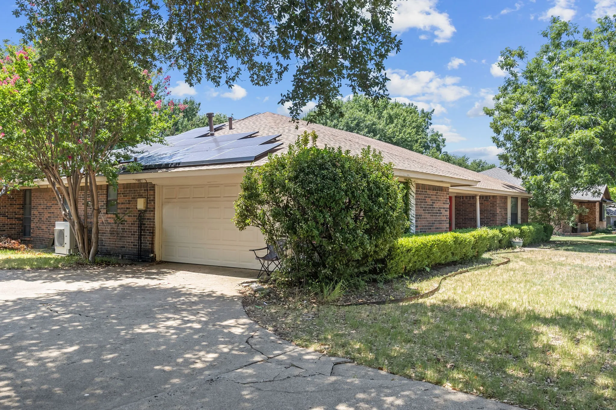 Single Family Residence For Sale in Tarrant County , 1223 Heather Street, Grapevine, Texas 76051, 4 Bedroom, 3 Bathroom, 2 Garage spaces, 2,991 Sqft, built in 1980, mls#21342540, Real Estate Agent in Grapevine, Homes For Sale in Tarrant county, Homes For Sale in Grapevine, Realtor in Grapevine Texas, Real Estate Brokerage Independent Realty Texas, Luminita Cordes Realtor