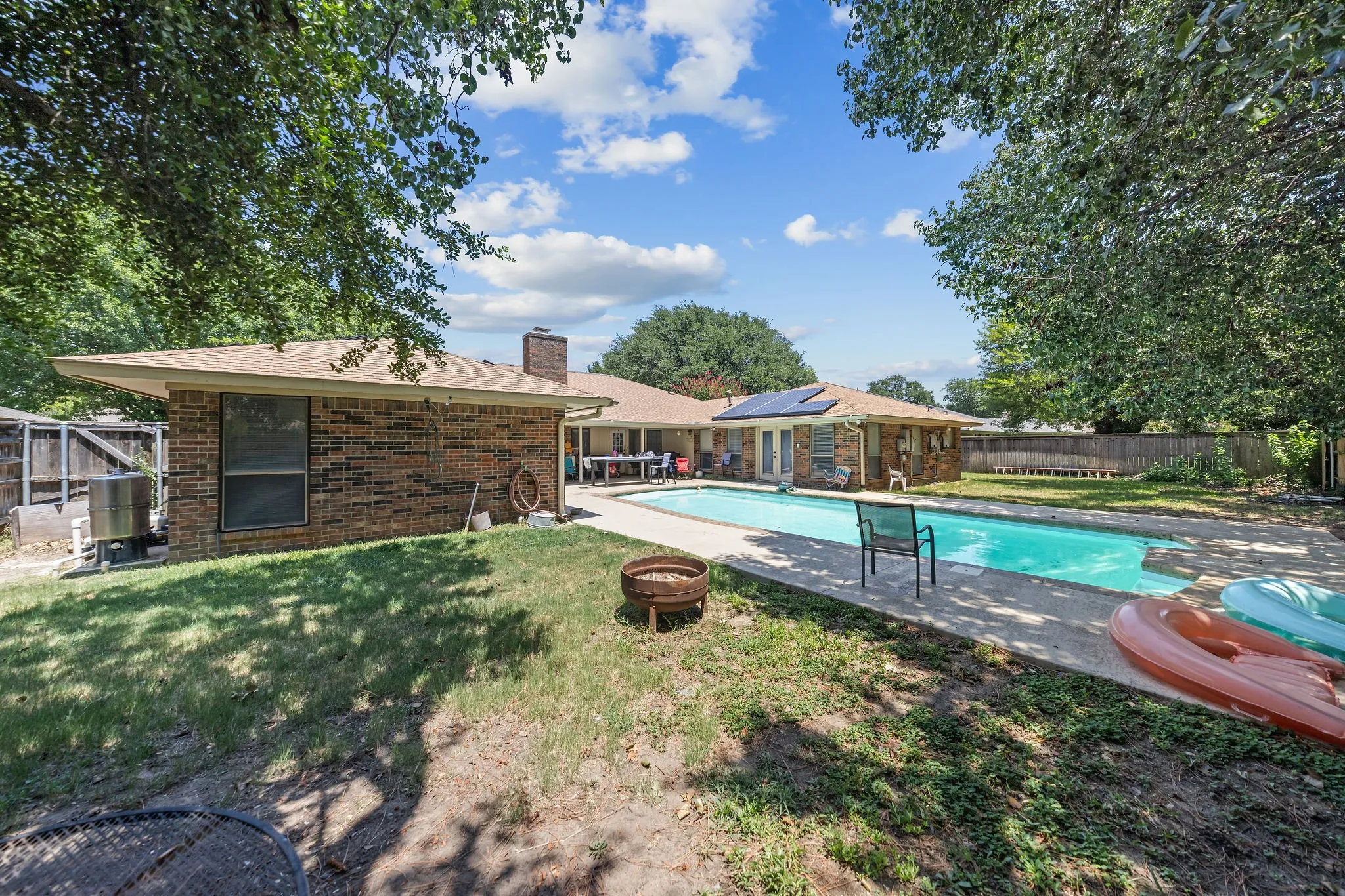 Single Family Residence For Sale in Tarrant County , 1223 Heather Street, Grapevine, Texas 76051, 4 Bedroom, 3 Bathroom, 2 Garage spaces, 2,991 Sqft, built in 1980, mls#21342540, Real Estate Agent in Grapevine, Homes For Sale in Tarrant county, Homes For Sale in Grapevine, Realtor in Grapevine Texas, Real Estate Brokerage Independent Realty Texas, Luminita Cordes Realtor