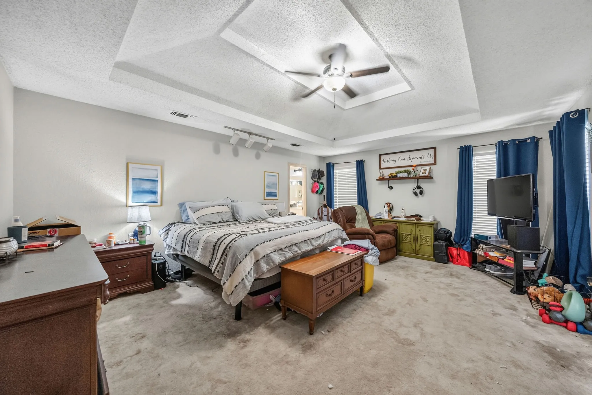 Single Family Residence For Sale in Tarrant County , 1223 Heather Street, Grapevine, Texas 76051, 4 Bedroom, 3 Bathroom, 2 Garage spaces, 2,991 Sqft, built in 1980, mls#21342540, Real Estate Agent in Grapevine, Homes For Sale in Tarrant county, Homes For Sale in Grapevine, Realtor in Grapevine Texas, Real Estate Brokerage Independent Realty Texas, Luminita Cordes Realtor