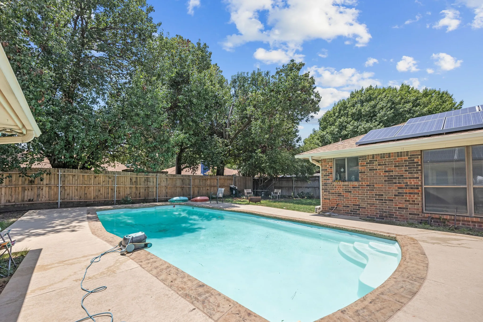 Single Family Residence For Sale in Tarrant County , 1223 Heather Street, Grapevine, Texas 76051, 4 Bedroom, 3 Bathroom, 2 Garage spaces, 2,991 Sqft, built in 1980, mls#21342540, Real Estate Agent in Grapevine, Homes For Sale in Tarrant county, Homes For Sale in Grapevine, Realtor in Grapevine Texas, Real Estate Brokerage Independent Realty Texas, Luminita Cordes Realtor