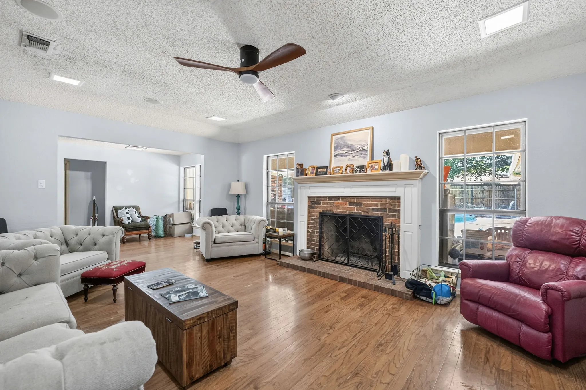 Single Family Residence For Sale in Tarrant County , 1223 Heather Street, Grapevine, Texas 76051, 4 Bedroom, 3 Bathroom, 2 Garage spaces, 2,991 Sqft, built in 1980, mls#21342540, Real Estate Agent in Grapevine, Homes For Sale in Tarrant county, Homes For Sale in Grapevine, Realtor in Grapevine Texas, Real Estate Brokerage Independent Realty Texas, Luminita Cordes Realtor
