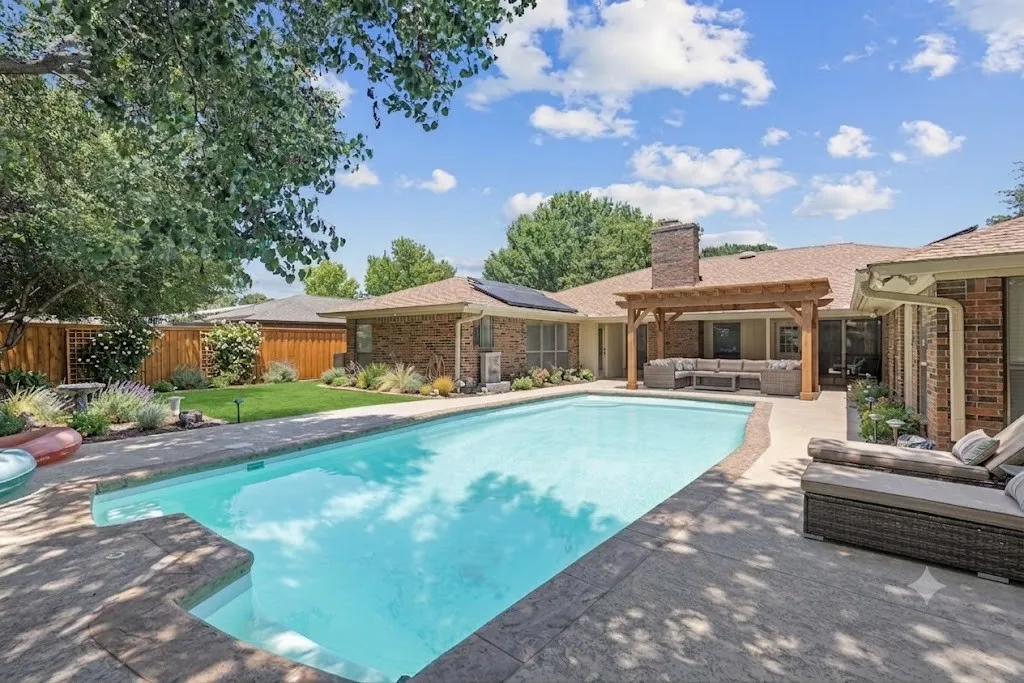 Single Family Residence For Sale in Tarrant County , 1223 Heather Street, Grapevine, Texas 76051, 4 Bedroom, 3 Bathroom, 2 Garage spaces, 2,991 Sqft, built in 1980, mls#21342540, Real Estate Agent in Grapevine, Homes For Sale in Tarrant county, Homes For Sale in Grapevine, Realtor in Grapevine Texas, Real Estate Brokerage Independent Realty Texas, Luminita Cordes Realtor