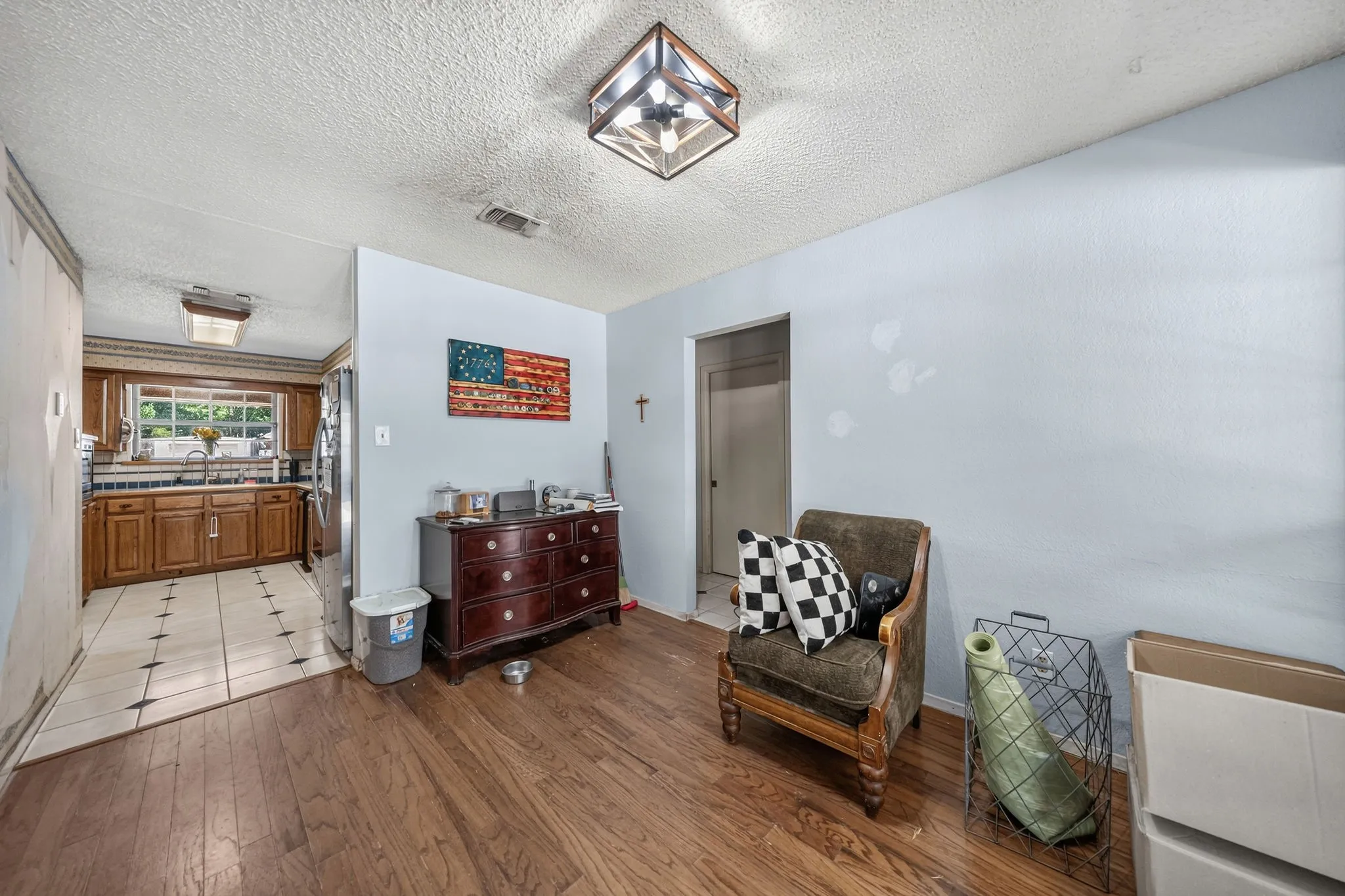 Single Family Residence For Sale in Tarrant County , 1223 Heather Street, Grapevine, Texas 76051, 4 Bedroom, 3 Bathroom, 2 Garage spaces, 2,991 Sqft, built in 1980, mls#21342540, Real Estate Agent in Grapevine, Homes For Sale in Tarrant county, Homes For Sale in Grapevine, Realtor in Grapevine Texas, Real Estate Brokerage Independent Realty Texas, Luminita Cordes Realtor