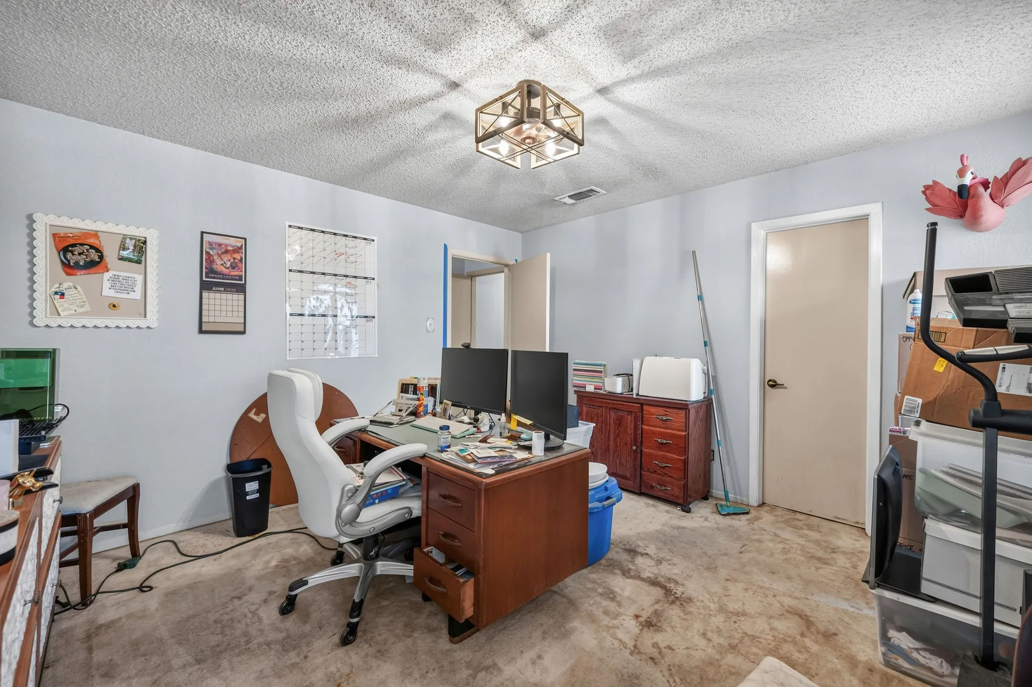 Single Family Residence For Sale in Tarrant County , 1223 Heather Street, Grapevine, Texas 76051, 4 Bedroom, 3 Bathroom, 2 Garage spaces, 2,991 Sqft, built in 1980, mls#21342540, Real Estate Agent in Grapevine, Homes For Sale in Tarrant county, Homes For Sale in Grapevine, Realtor in Grapevine Texas, Real Estate Brokerage Independent Realty Texas, Luminita Cordes Realtor