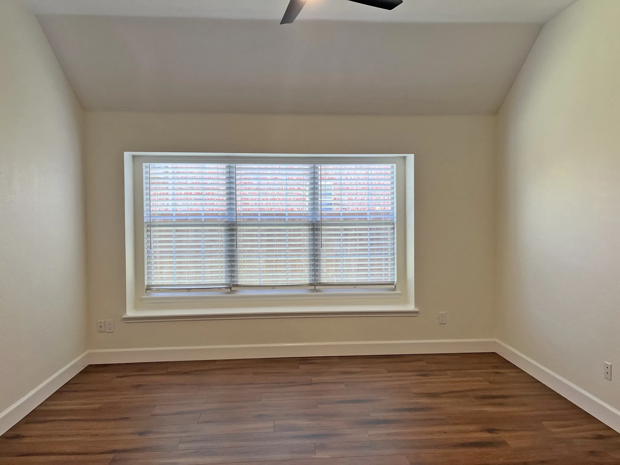 Single Family Residence For Sale in Collin County , 6517 Scottsdale Way, Frisco, Texas 75034, 4 Bedroom, 2 Bathroom, 2 Garage spaces, 2,164 Sqft, built in 2000, mls#21339935, Real Estate Agent in Frisco, Homes For Sale in Collin county, Homes For Sale in Frisco, Realtor in Frisco Texas, Real Estate Brokerage Independent Realty Texas, Luminita Cordes Realtor