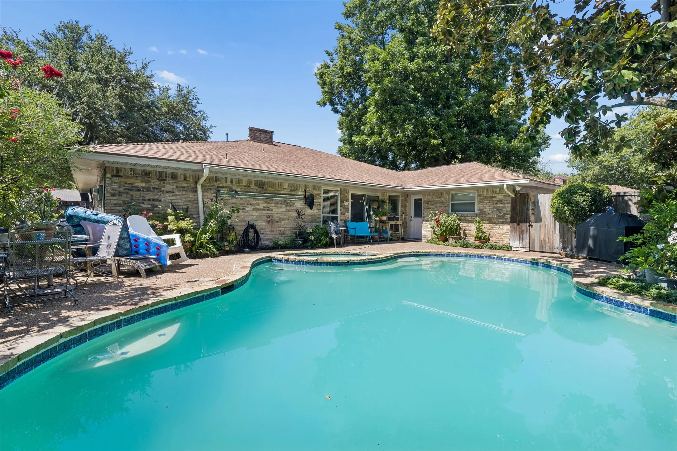 Single Family Residence For Sale in Collin County , 2829 Teakwood Lane, Plano, Texas 75075, 4 Bedroom, 3 Bathroom, Garage spaces, 2,932 Sqft, built in 1973, mls#21338131, Real Estate Agent in Plano, Homes For Sale in Collin county, Homes For Sale in Plano, Realtor in Plano Texas, Real Estate Brokerage Independent Realty Texas, Luminita Cordes Realtor