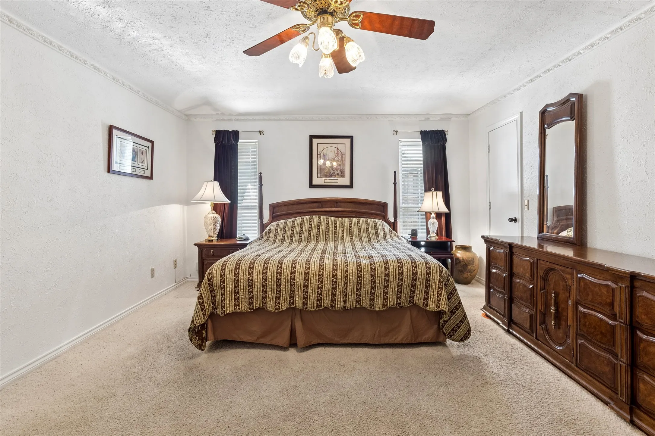 Single Family Residence For Sale in Collin County , 2829 Teakwood Lane, Plano, Texas 75075, 4 Bedroom, 3 Bathroom, Garage spaces, 2,932 Sqft, built in 1973, mls#21338131, Real Estate Agent in Plano, Homes For Sale in Collin county, Homes For Sale in Plano, Realtor in Plano Texas, Real Estate Brokerage Independent Realty Texas, Luminita Cordes Realtor