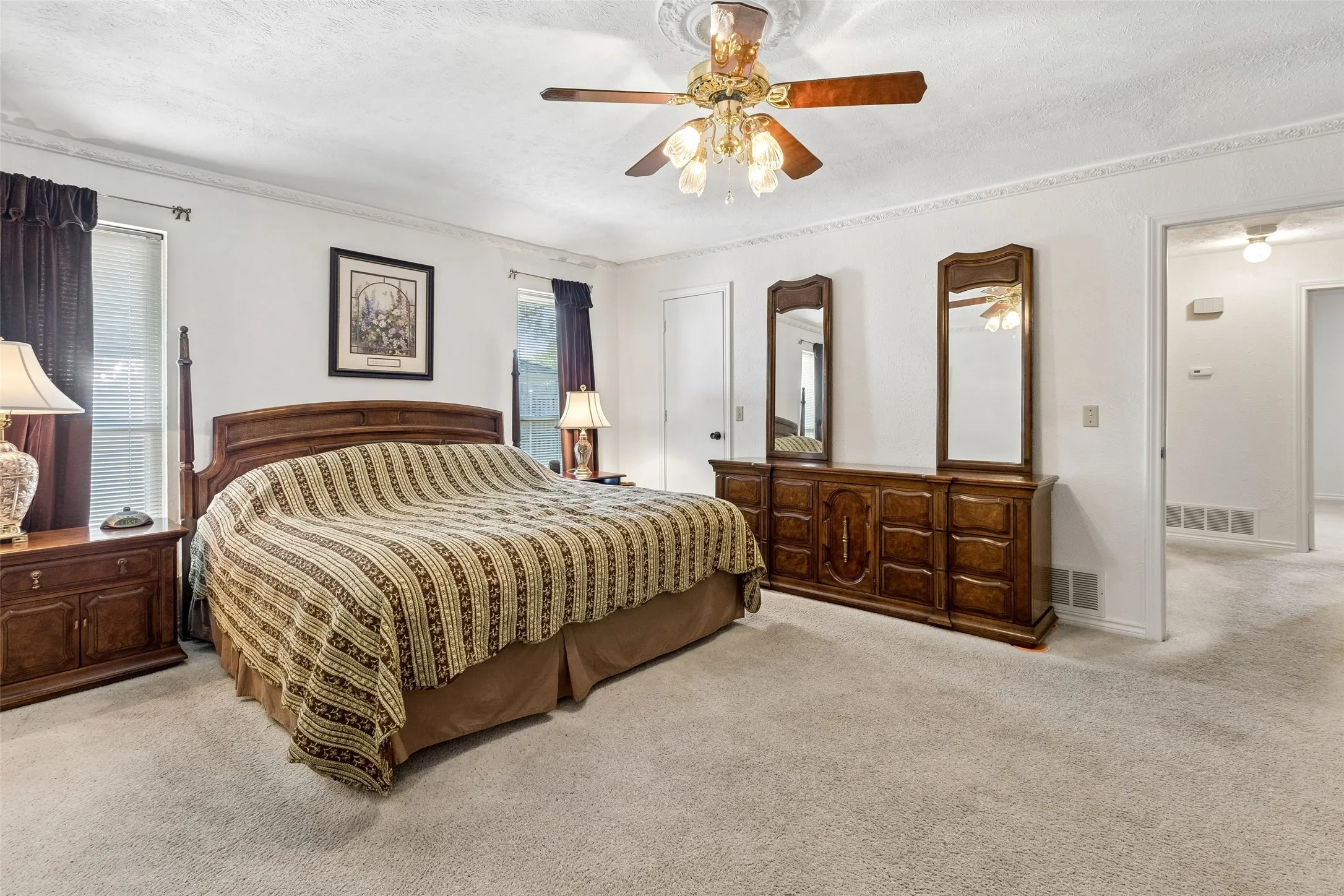 Single Family Residence For Sale in Collin County , 2829 Teakwood Lane, Plano, Texas 75075, 4 Bedroom, 3 Bathroom, Garage spaces, 2,932 Sqft, built in 1973, mls#21338131, Real Estate Agent in Plano, Homes For Sale in Collin county, Homes For Sale in Plano, Realtor in Plano Texas, Real Estate Brokerage Independent Realty Texas, Luminita Cordes Realtor