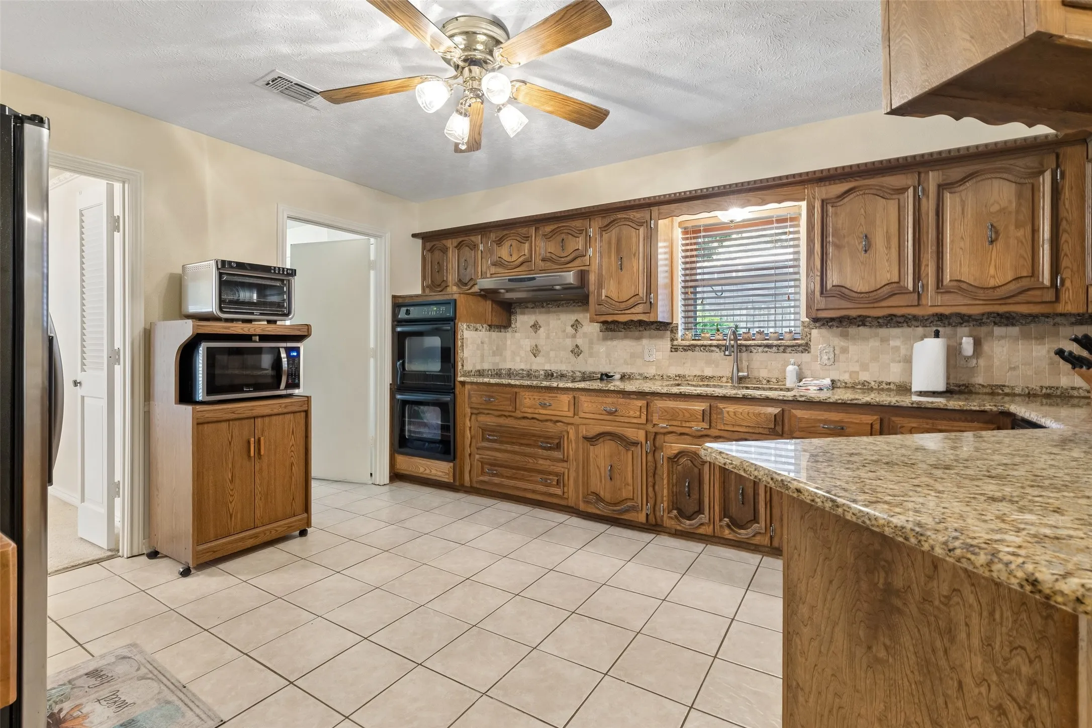 Single Family Residence For Sale in Collin County , 2829 Teakwood Lane, Plano, Texas 75075, 4 Bedroom, 3 Bathroom, Garage spaces, 2,932 Sqft, built in 1973, mls#21338131, Real Estate Agent in Plano, Homes For Sale in Collin county, Homes For Sale in Plano, Realtor in Plano Texas, Real Estate Brokerage Independent Realty Texas, Luminita Cordes Realtor