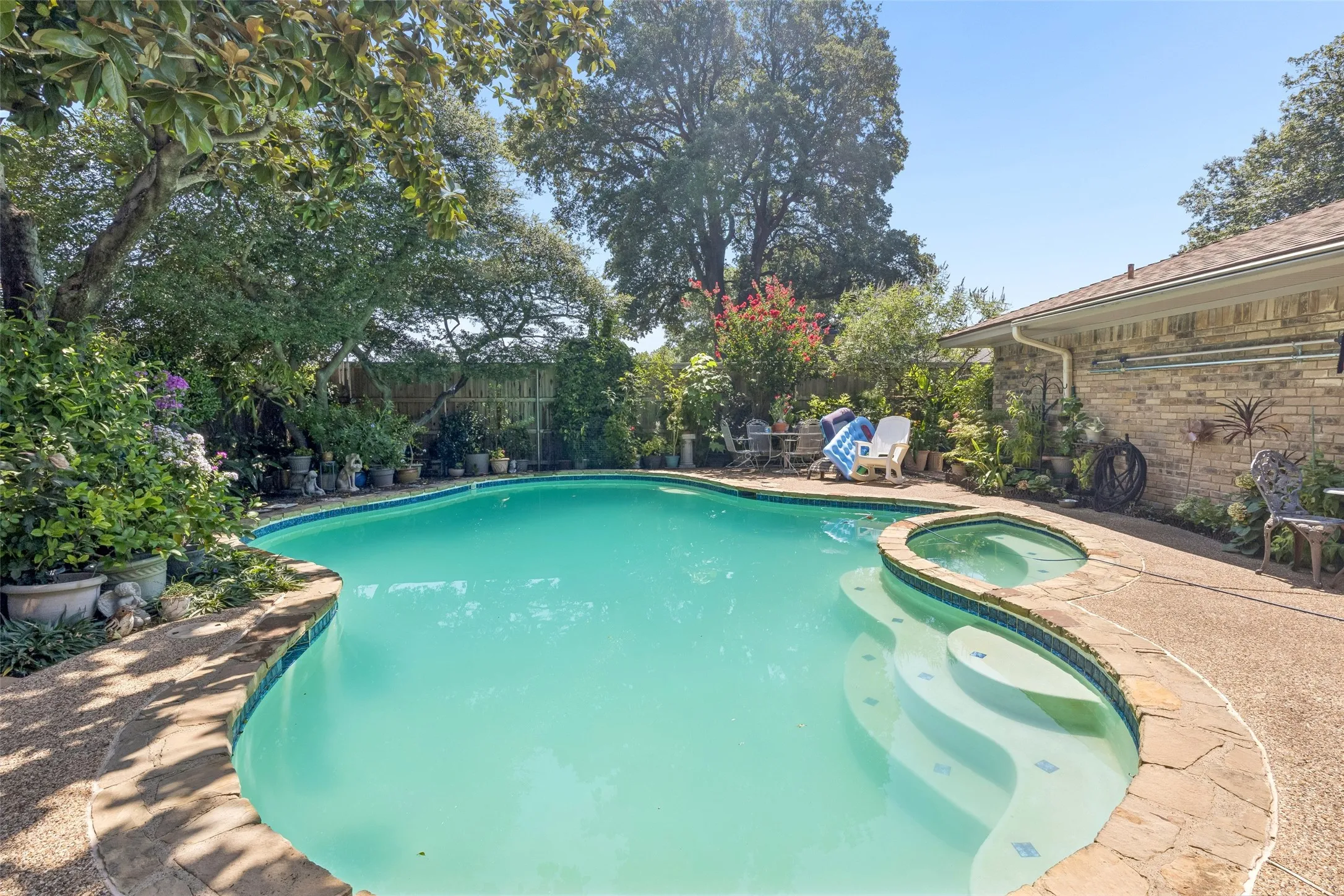 Single Family Residence For Sale in Collin County , 2829 Teakwood Lane, Plano, Texas 75075, 4 Bedroom, 3 Bathroom, Garage spaces, 2,932 Sqft, built in 1973, mls#21338131, Real Estate Agent in Plano, Homes For Sale in Collin county, Homes For Sale in Plano, Realtor in Plano Texas, Real Estate Brokerage Independent Realty Texas, Luminita Cordes Realtor