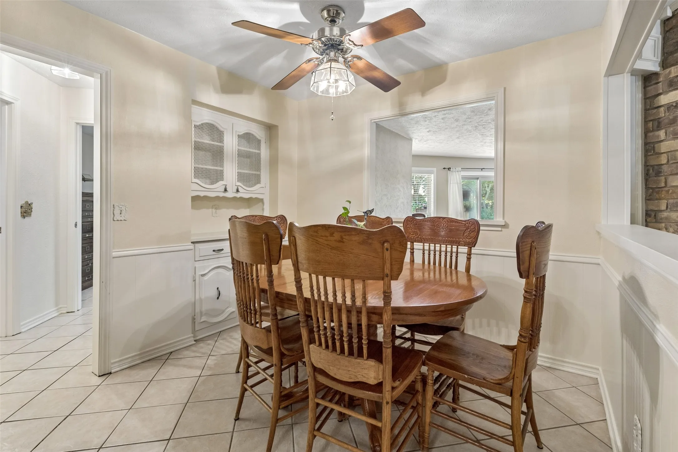 Single Family Residence For Sale in Collin County , 2829 Teakwood Lane, Plano, Texas 75075, 4 Bedroom, 3 Bathroom, Garage spaces, 2,932 Sqft, built in 1973, mls#21338131, Real Estate Agent in Plano, Homes For Sale in Collin county, Homes For Sale in Plano, Realtor in Plano Texas, Real Estate Brokerage Independent Realty Texas, Luminita Cordes Realtor