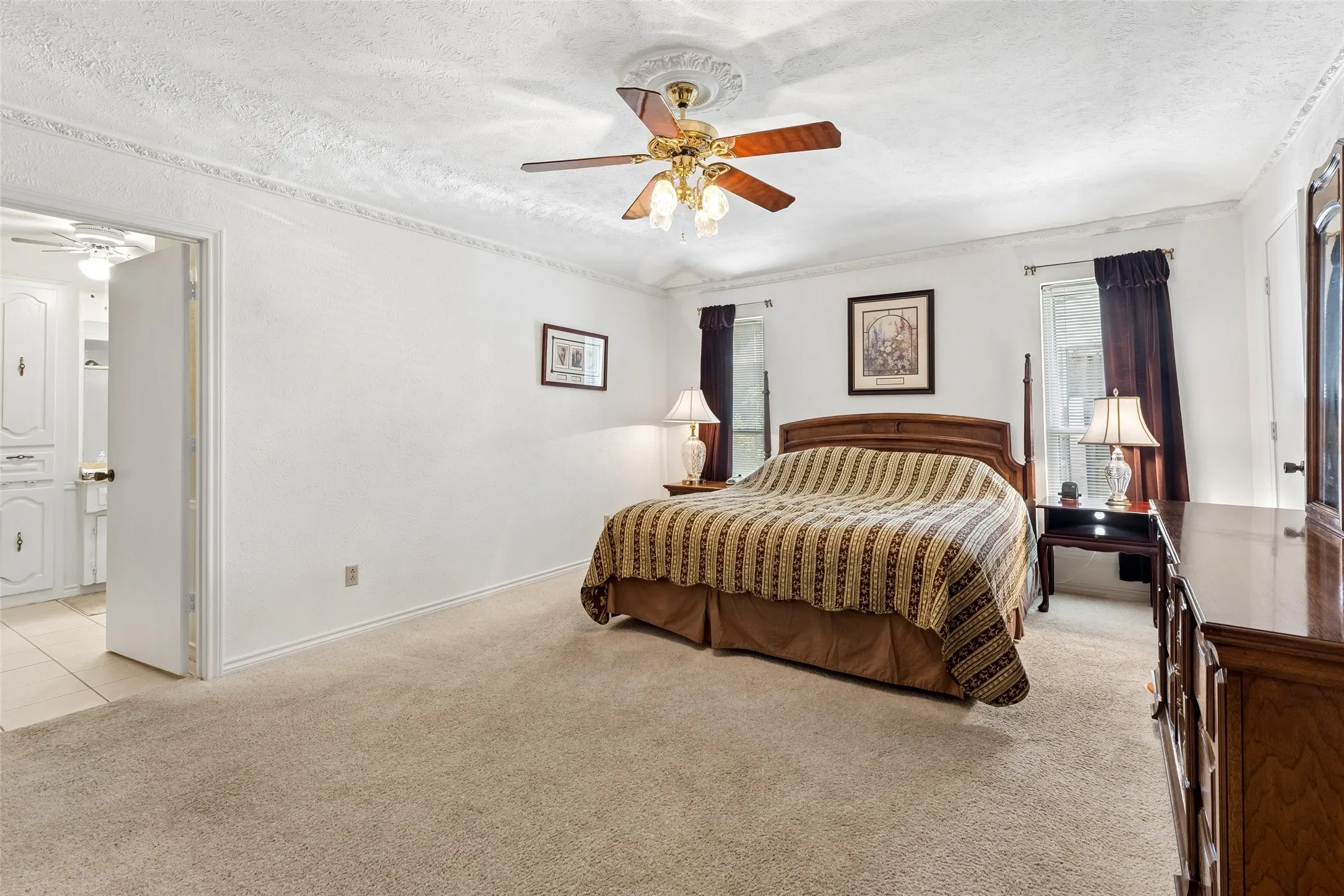 Single Family Residence For Sale in Collin County , 2829 Teakwood Lane, Plano, Texas 75075, 4 Bedroom, 3 Bathroom, Garage spaces, 2,932 Sqft, built in 1973, mls#21338131, Real Estate Agent in Plano, Homes For Sale in Collin county, Homes For Sale in Plano, Realtor in Plano Texas, Real Estate Brokerage Independent Realty Texas, Luminita Cordes Realtor