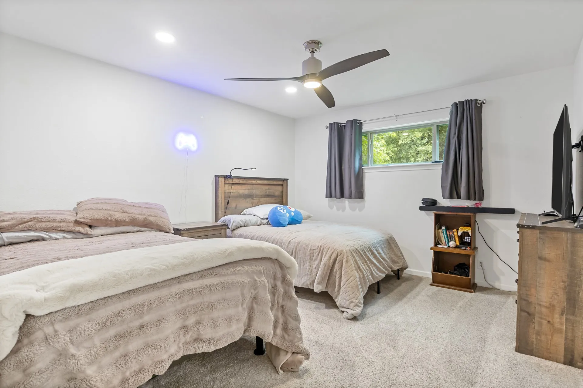 Single Family Residence For Sale in Titus County , 3054 Old Paris Road, Mt Pleasant, Texas 75455, 5 Bedroom, 2 Bathroom, 2 Garage spaces, 2,645 Sqft, built in 1965, mls#21340715, Real Estate Agent in Mt Pleasant, Homes For Sale in Titus county, Homes For Sale in Mt Pleasant, Realtor in Mt Pleasant Texas, Real Estate Brokerage Independent Realty Texas, Luminita Cordes Realtor