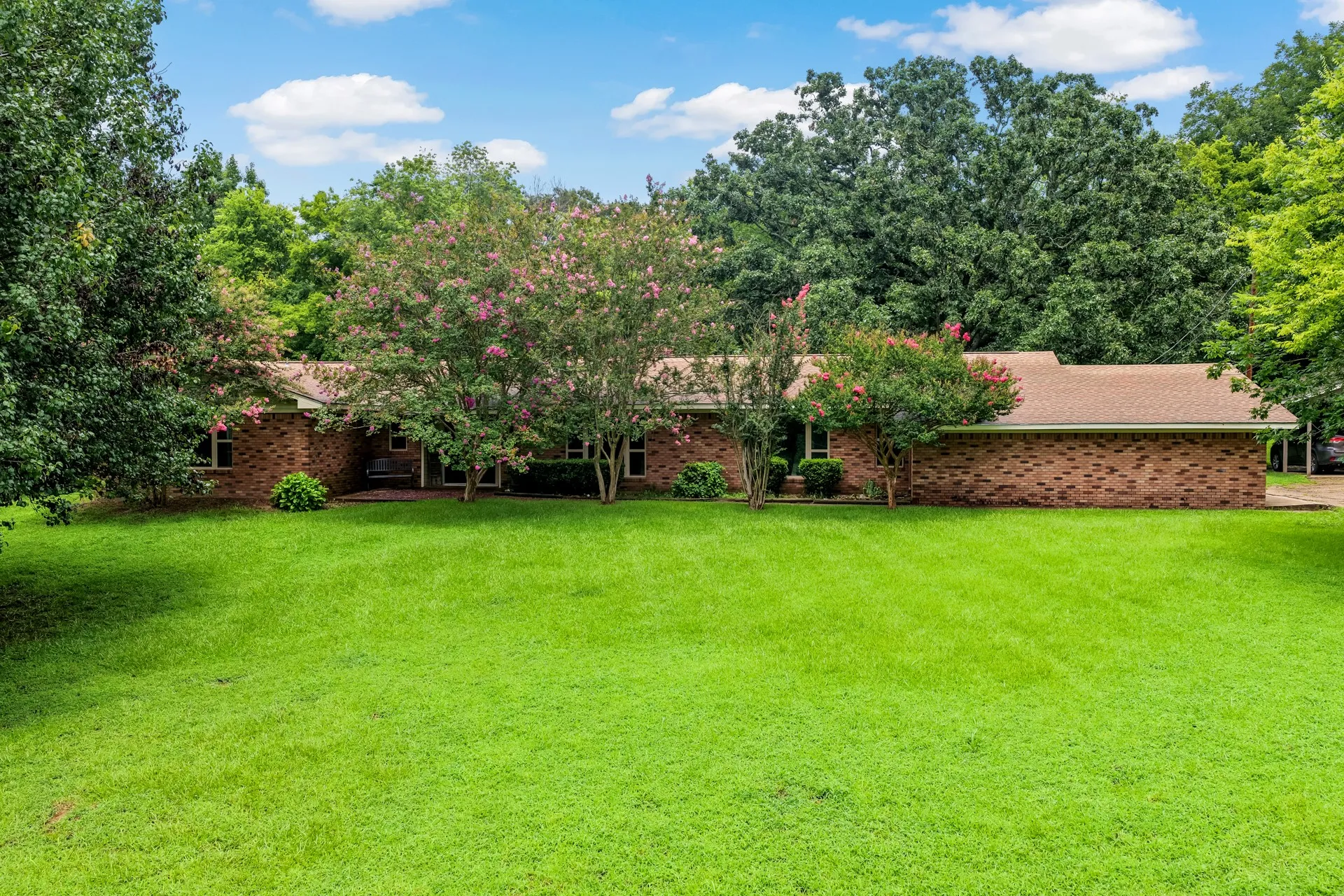 Single Family Residence For Sale in Titus County , 3054 Old Paris Road, Mt Pleasant, Texas 75455, 5 Bedroom, 2 Bathroom, 2 Garage spaces, 2,645 Sqft, built in 1965, mls#21340715, Real Estate Agent in Mt Pleasant, Homes For Sale in Titus county, Homes For Sale in Mt Pleasant, Realtor in Mt Pleasant Texas, Real Estate Brokerage Independent Realty Texas, Luminita Cordes Realtor
