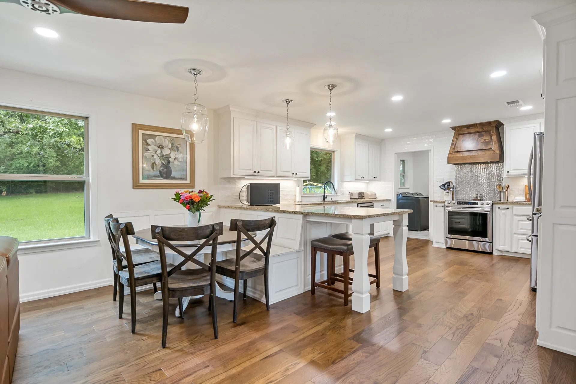Single Family Residence For Sale in Titus County , 3054 Old Paris Road, Mt Pleasant, Texas 75455, 5 Bedroom, 2 Bathroom, 2 Garage spaces, 2,645 Sqft, built in 1965, mls#21340715, Real Estate Agent in Mt Pleasant, Homes For Sale in Titus county, Homes For Sale in Mt Pleasant, Realtor in Mt Pleasant Texas, Real Estate Brokerage Independent Realty Texas, Luminita Cordes Realtor