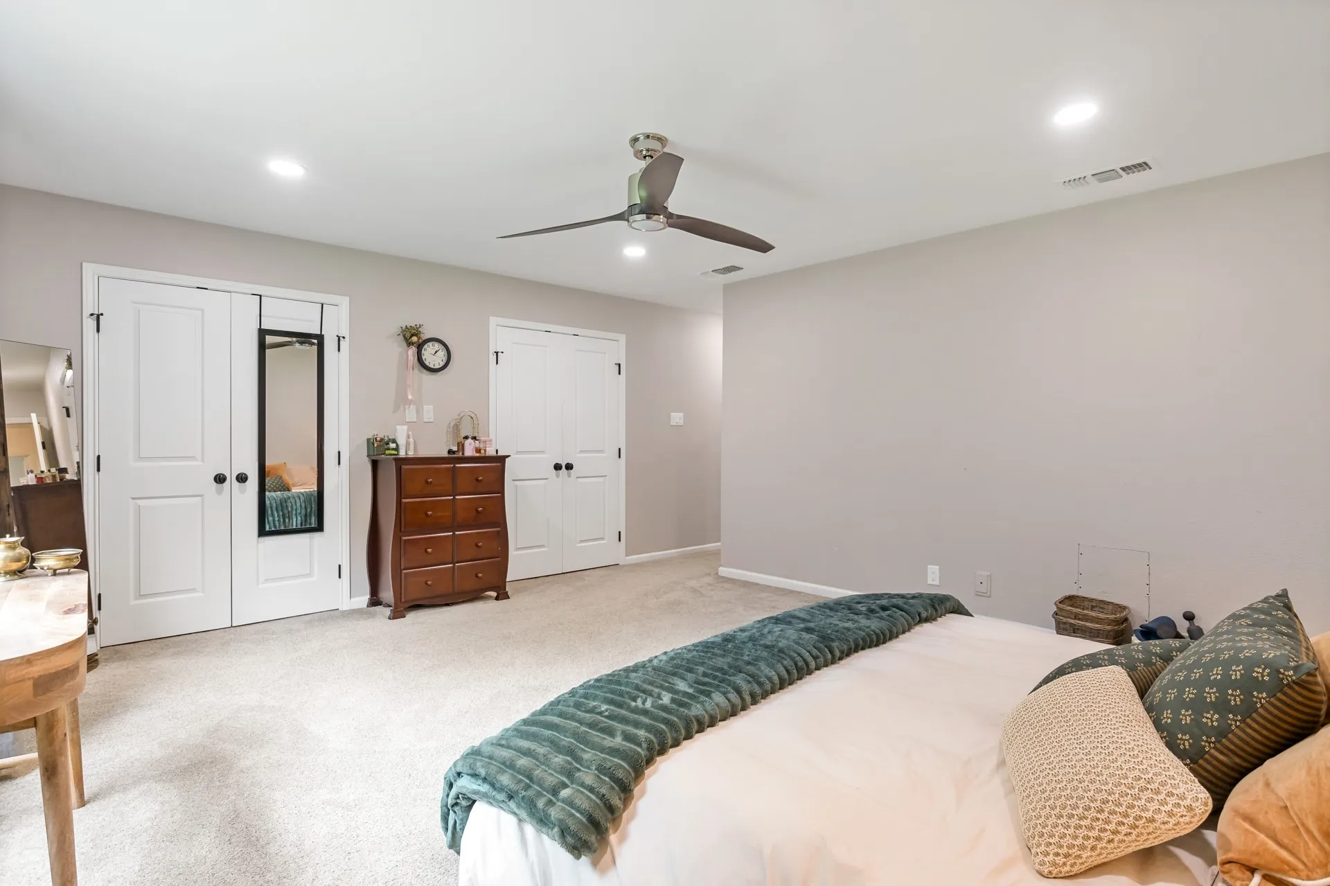 Single Family Residence For Sale in Titus County , 3054 Old Paris Road, Mt Pleasant, Texas 75455, 5 Bedroom, 2 Bathroom, 2 Garage spaces, 2,645 Sqft, built in 1965, mls#21340715, Real Estate Agent in Mt Pleasant, Homes For Sale in Titus county, Homes For Sale in Mt Pleasant, Realtor in Mt Pleasant Texas, Real Estate Brokerage Independent Realty Texas, Luminita Cordes Realtor