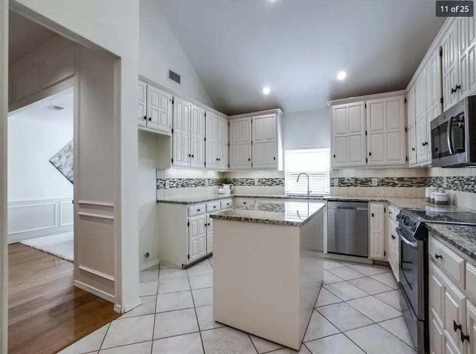 Single Family Residence For Sale in Dallas County , 818 Torrey Pines Lane, Garland, Texas 75044, 4 Bedroom, 3 Bathroom, 2 Garage spaces, 1,953 Sqft, built in 1986, mls#21342919, Real Estate Agent in Garland, Homes For Sale in Dallas county, Homes For Sale in Garland, Realtor in Garland Texas, Real Estate Brokerage Independent Realty Texas, Luminita Cordes Realtor